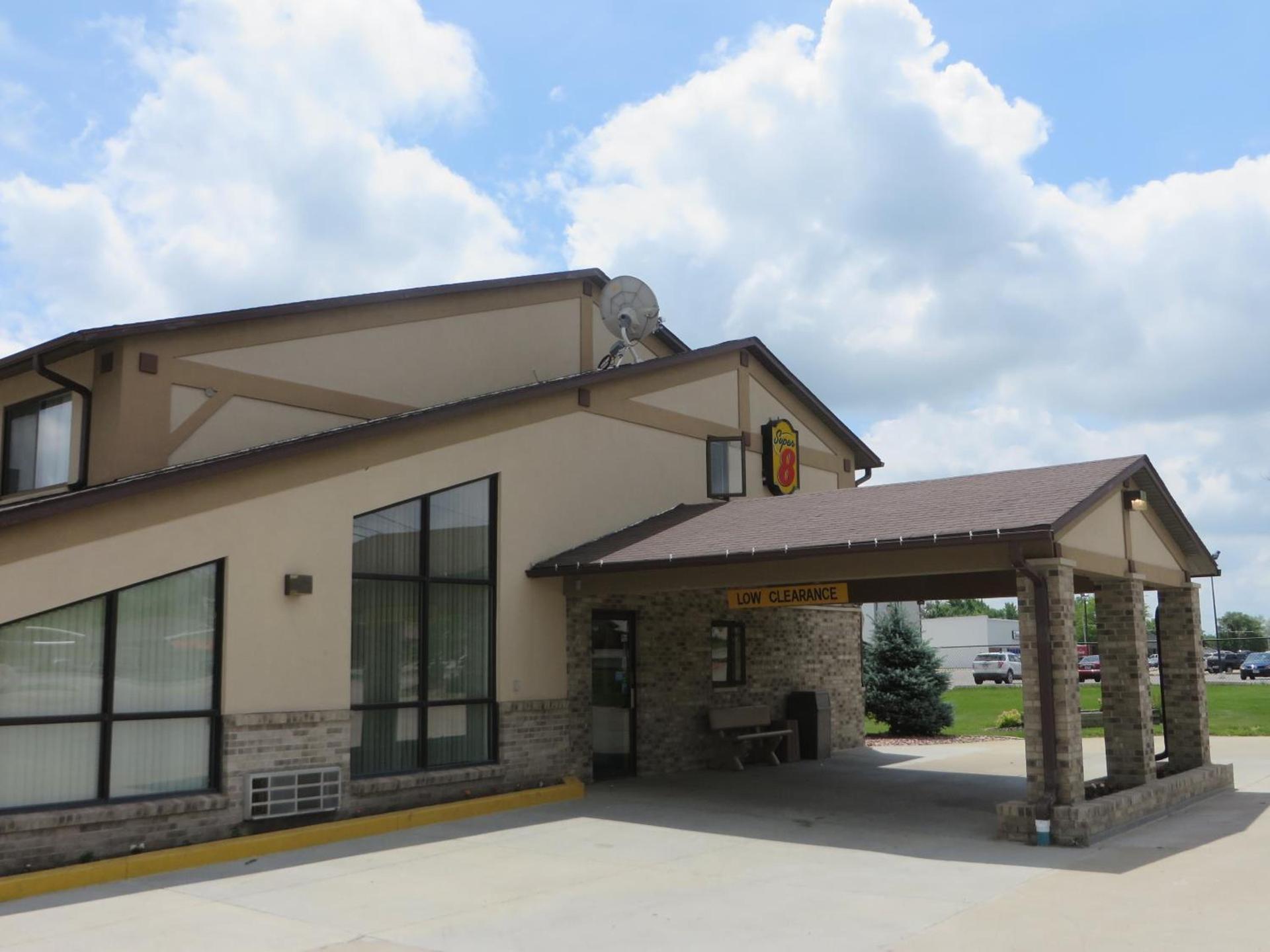 Super 8 by Wyndham Centerville photo 22