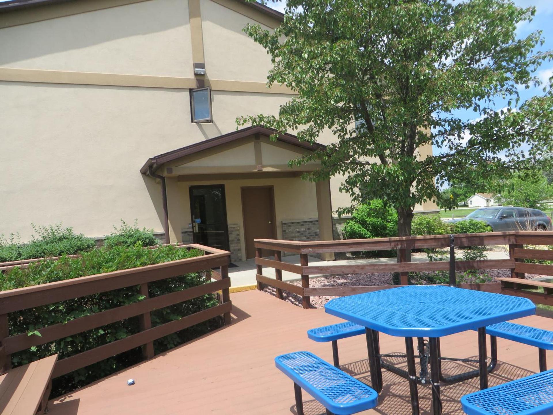 Super 8 by Wyndham Centerville photo 16