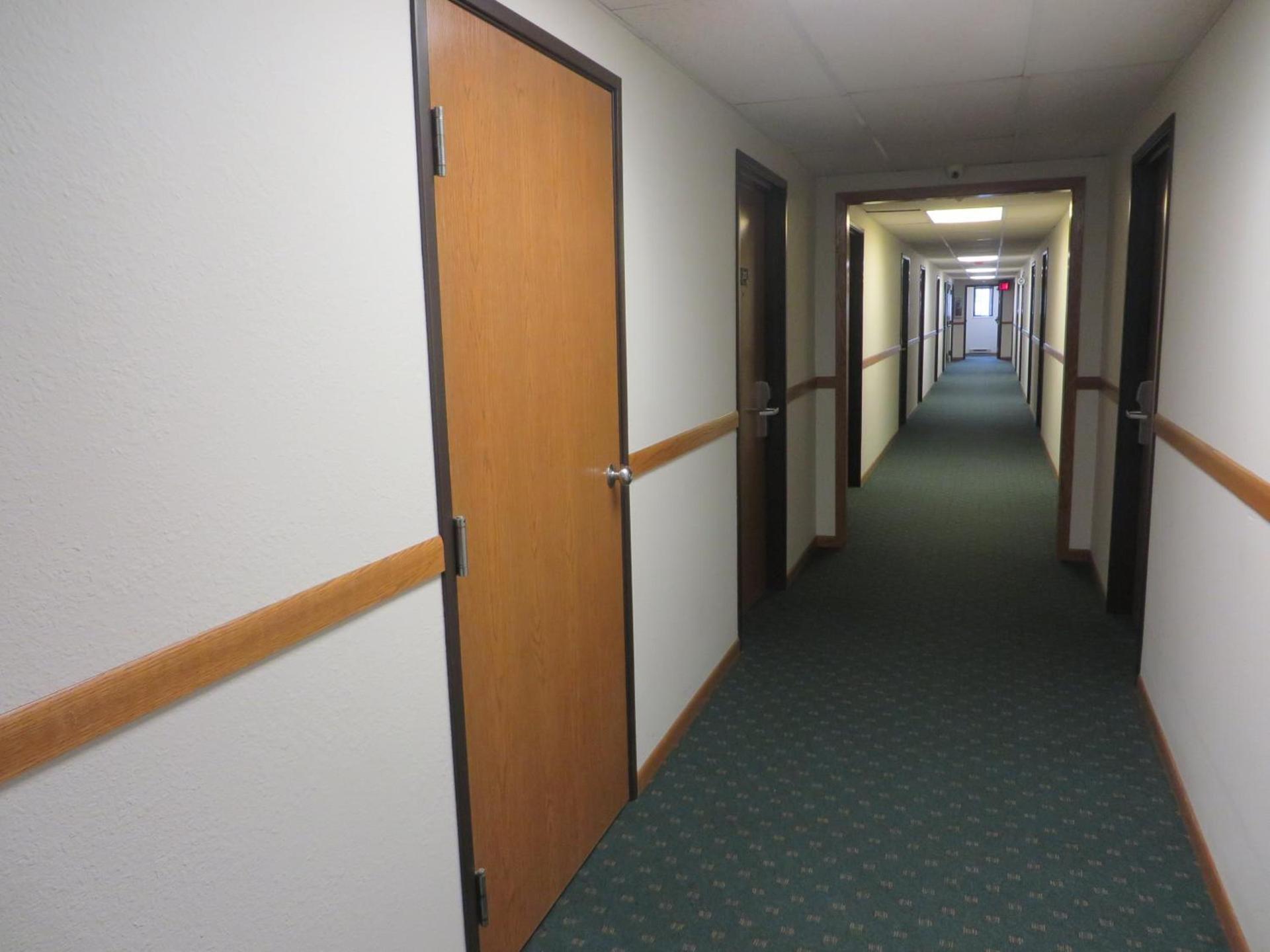 Super 8 by Wyndham Centerville photo 15