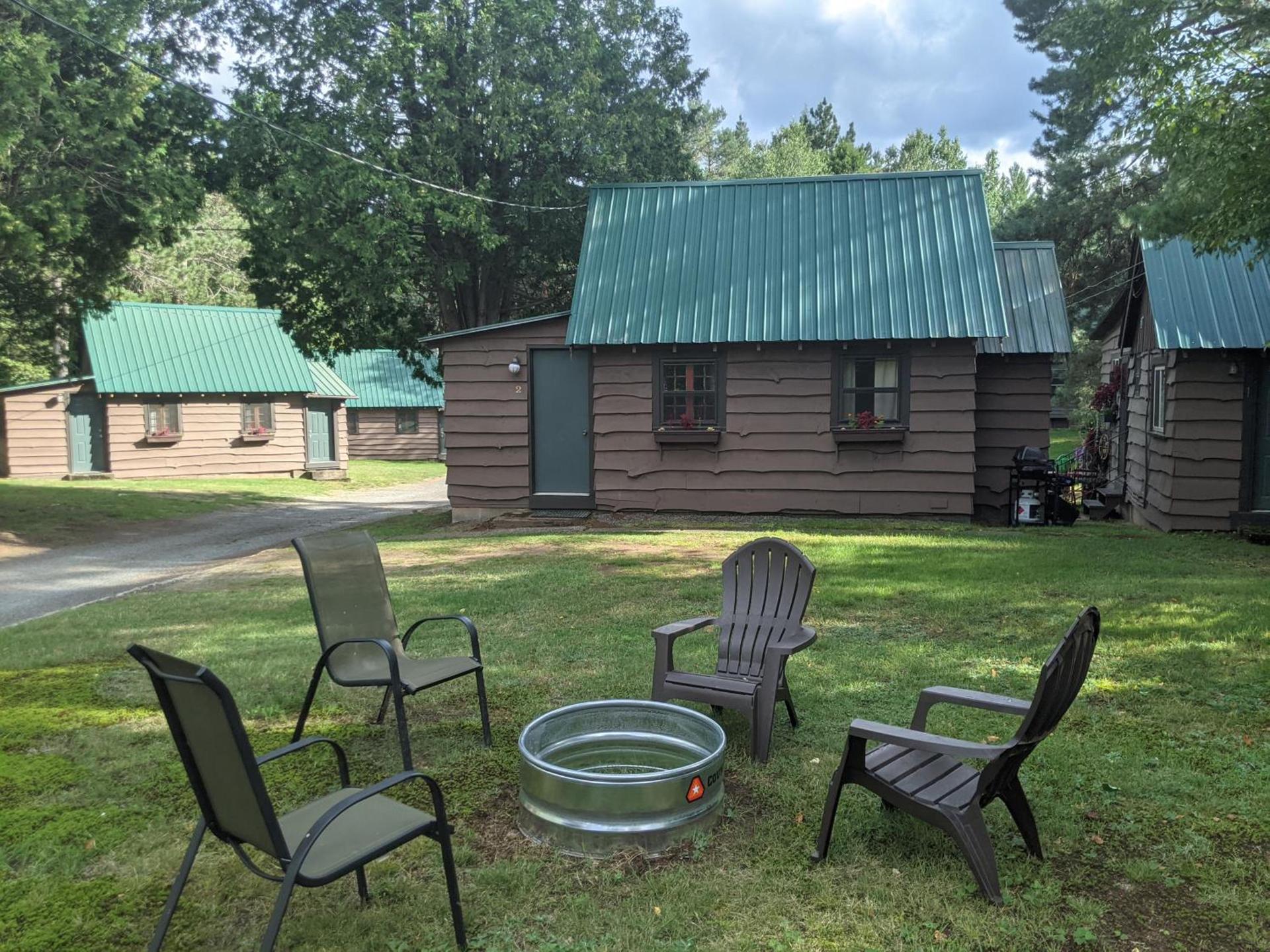 Moreno's Adirondack Cabins photo 17