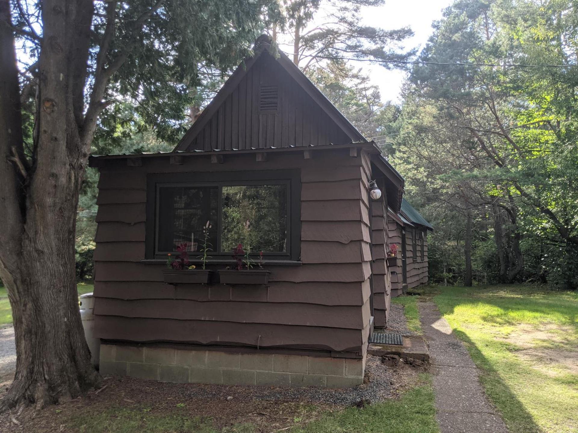 Moreno's Adirondack Cabins photo 18