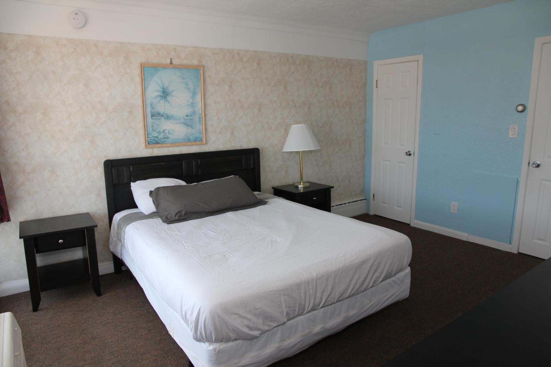Pink Champagne Motel photo 44