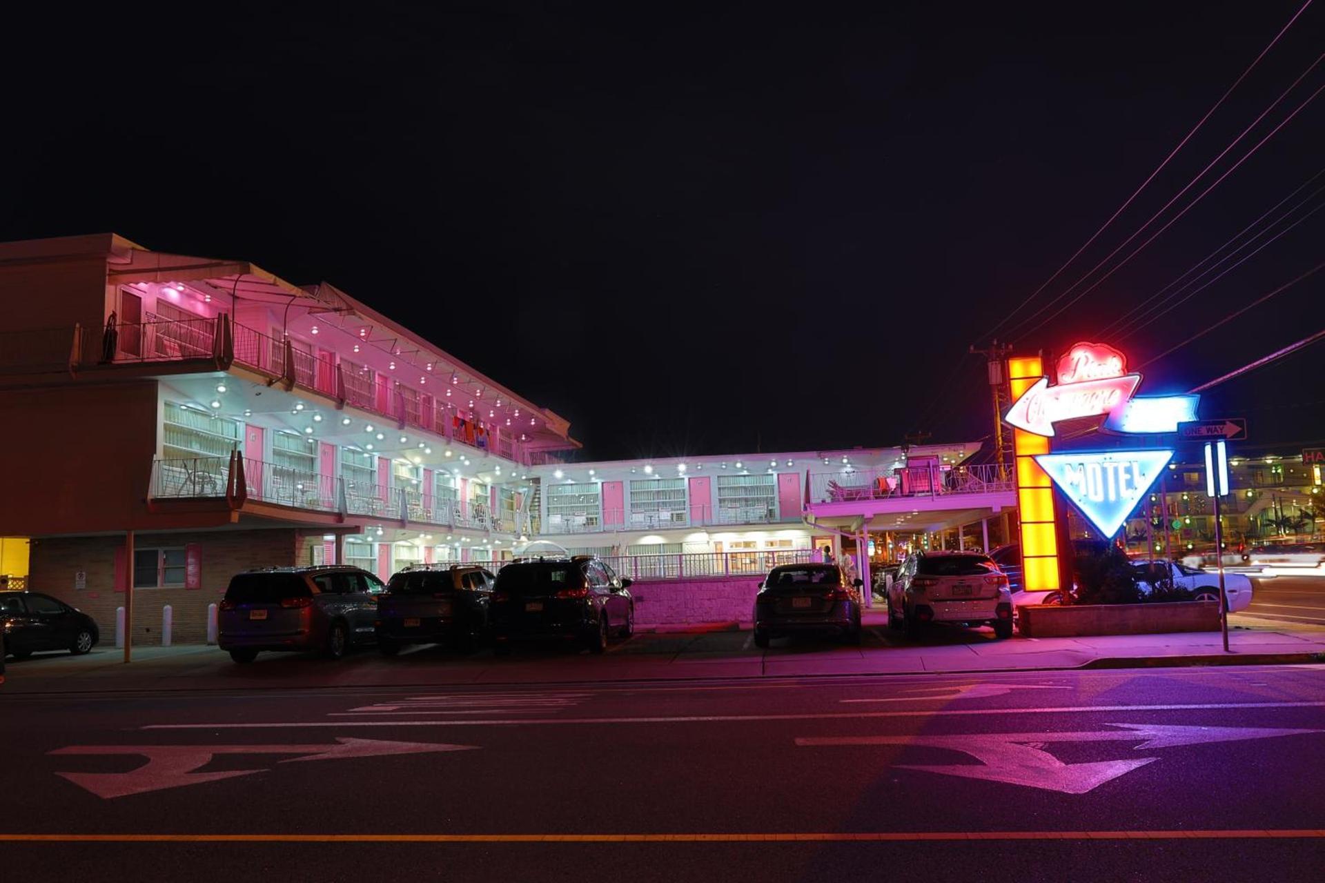 Pink Champagne Motel photo 1