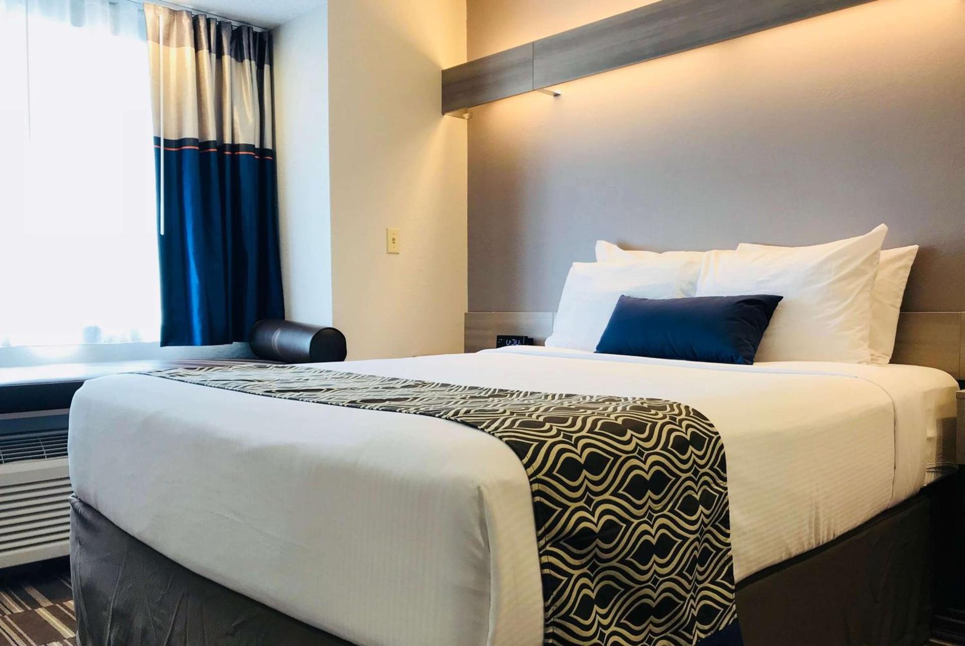 Microtel Inn & Suites by Wyndham Atlanta Buckhead Area photo 15