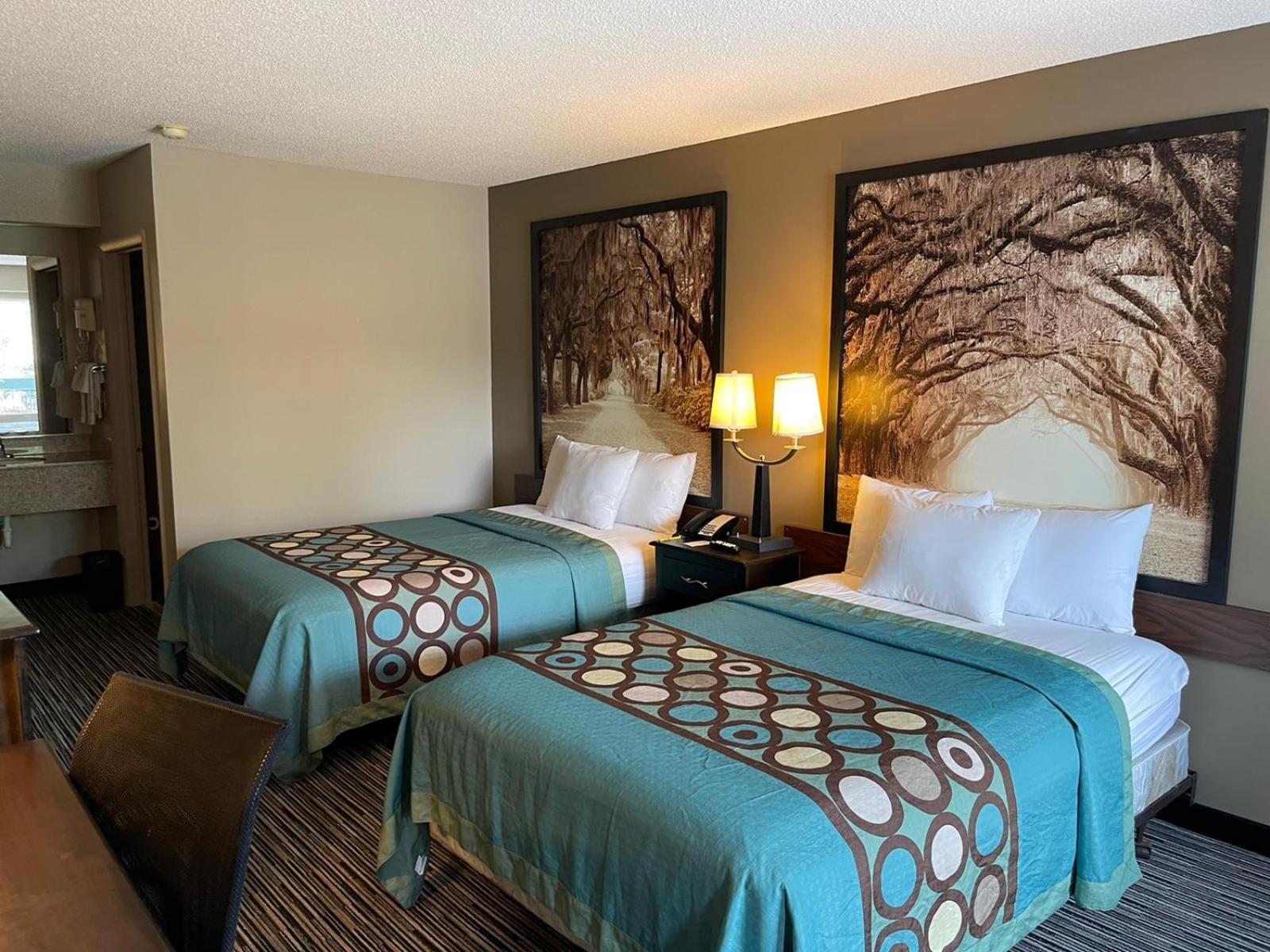 Econo Lodge Elberton photo 17