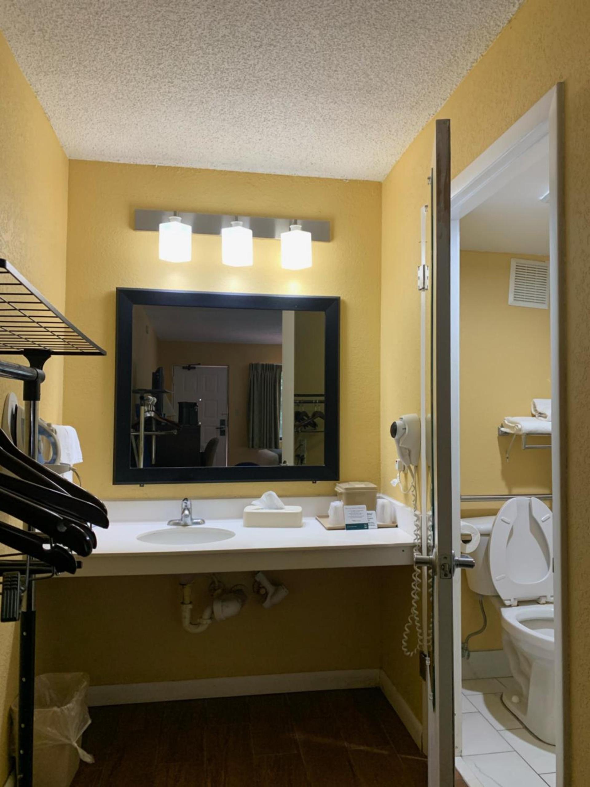 Quality Inn Gainesville near University photo 33