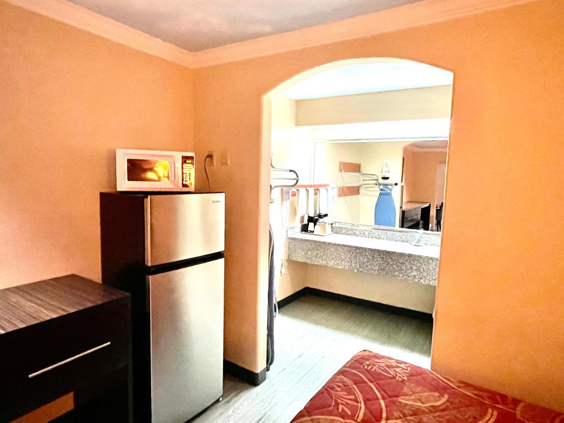 Luxury Inn Liberty photo 10