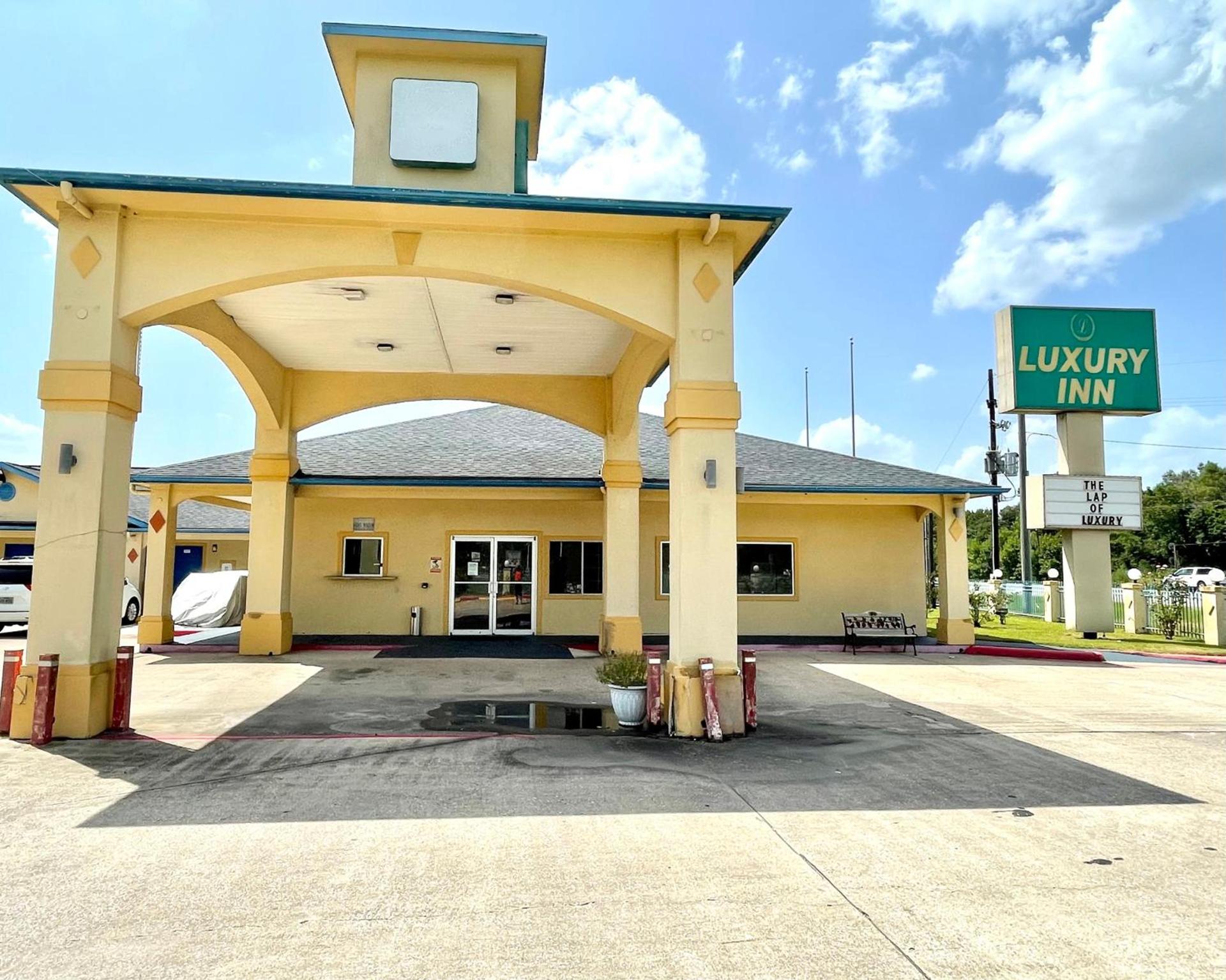 Luxury Inn Liberty photo 6