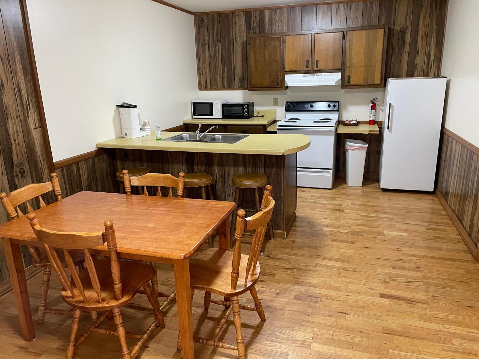 PINE VALLEY MOTEL photo 59