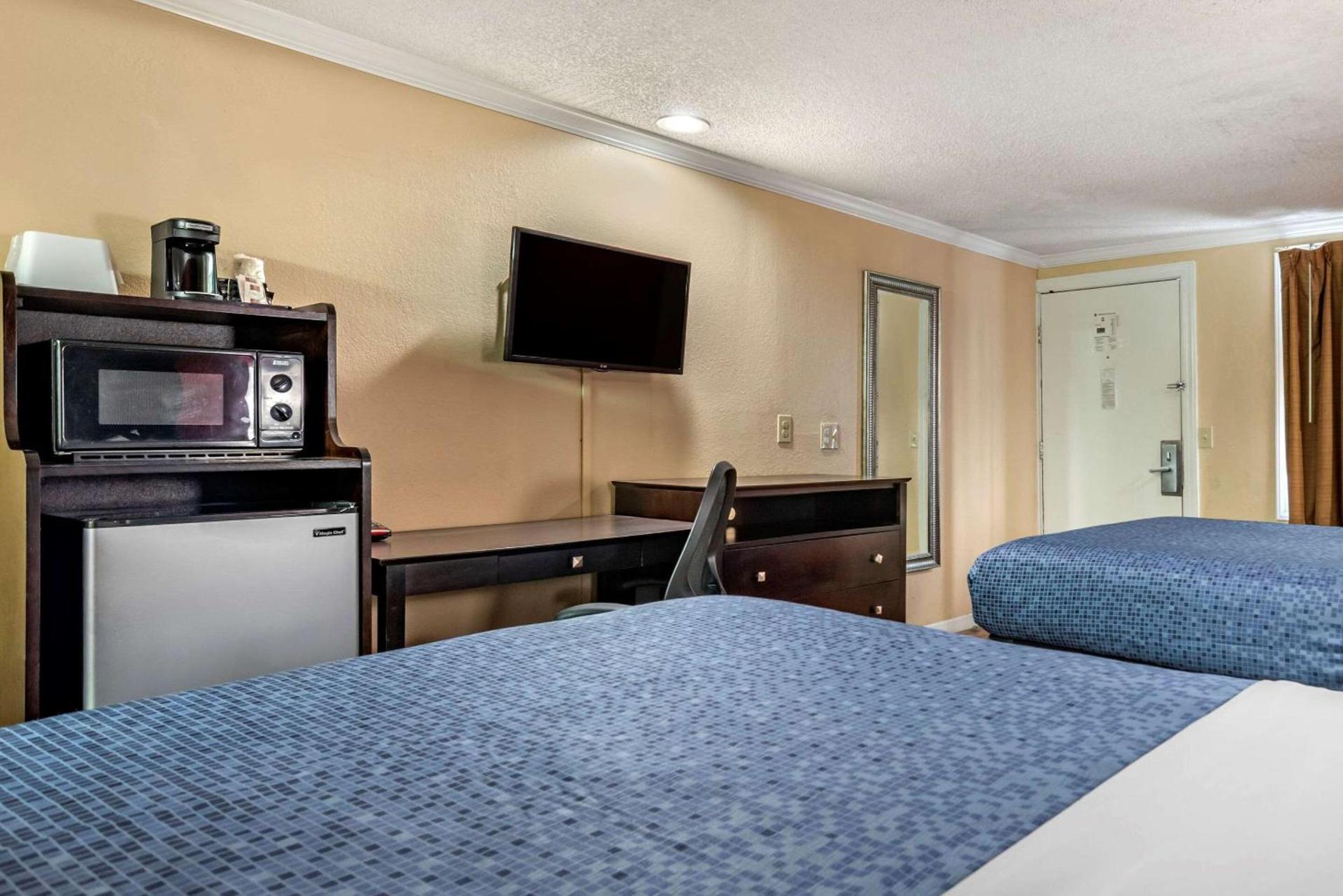 Econo Lodge Oxford near Choccolocco Park photo 15