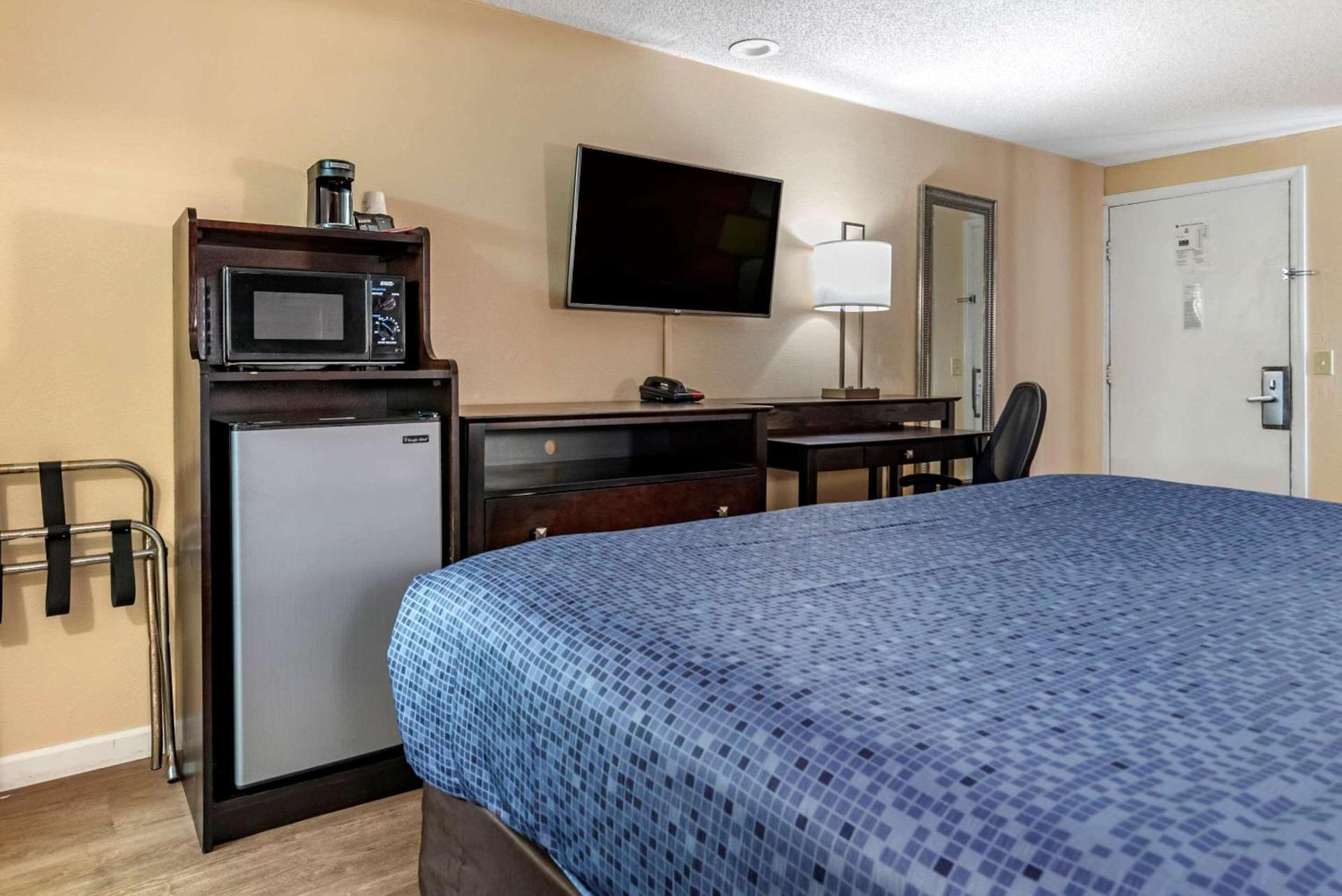 Econo Lodge Oxford near Choccolocco Park photo 18