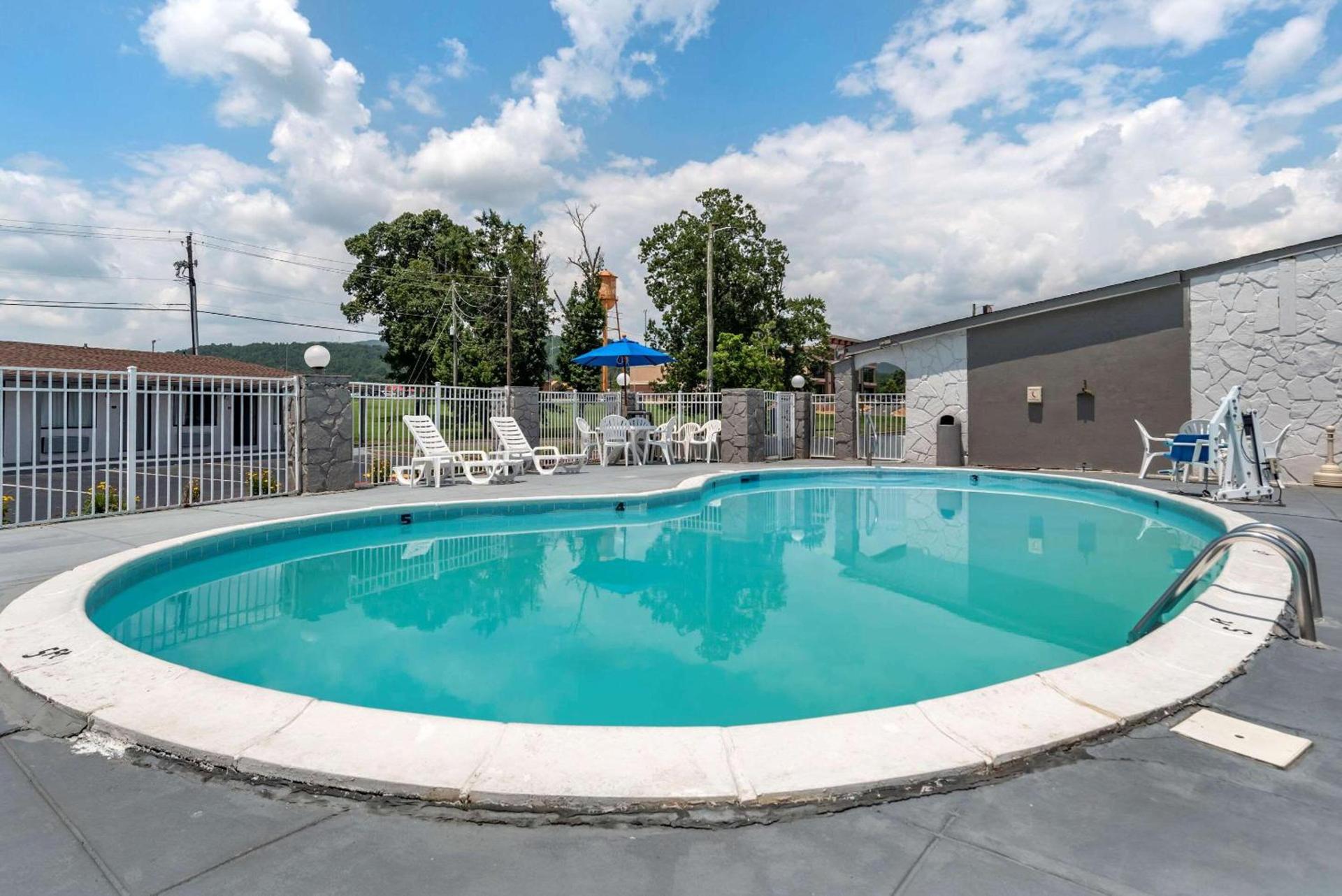 Econo Lodge Oxford near Choccolocco Park photo 21