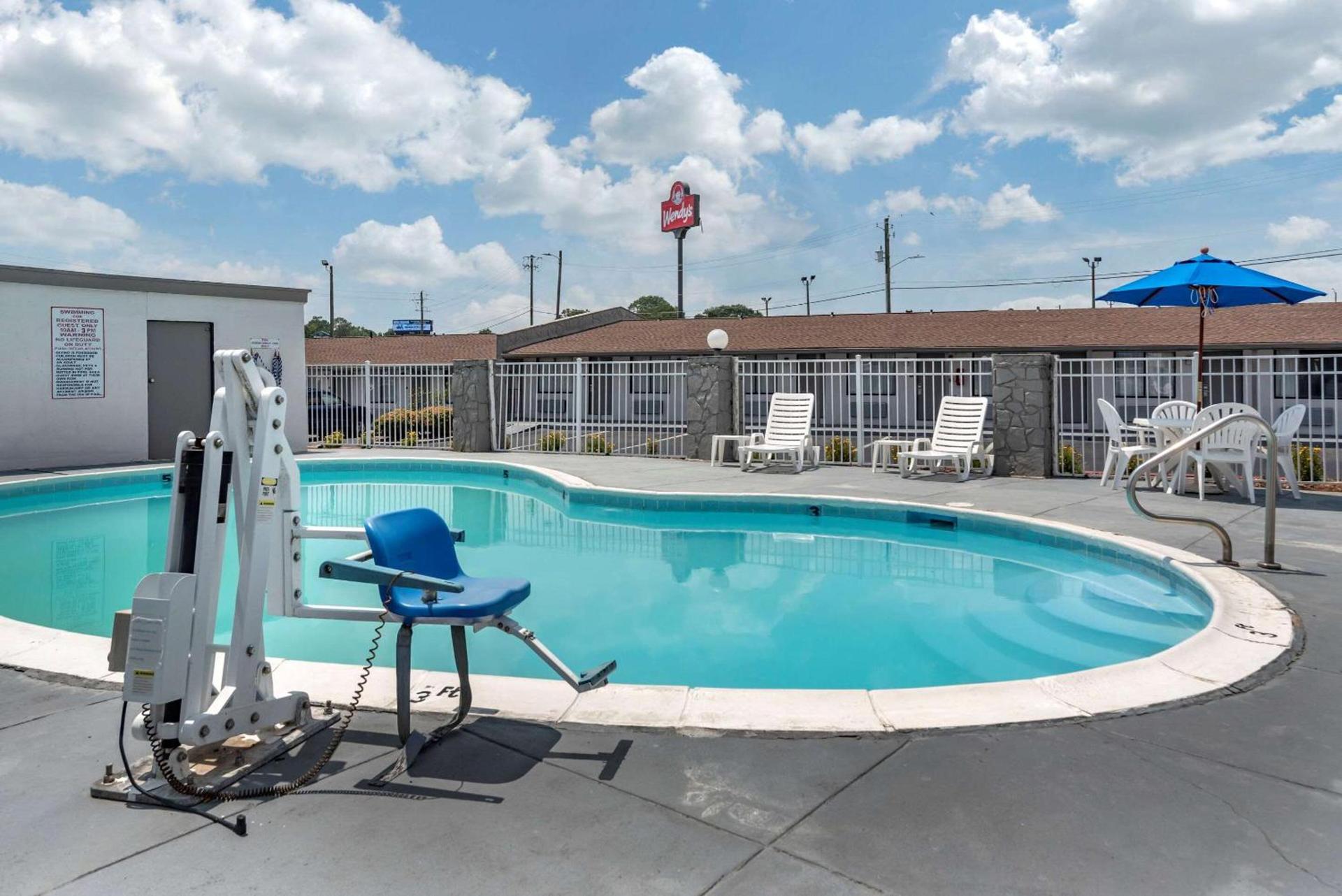 Econo Lodge Oxford near Choccolocco Park photo 22