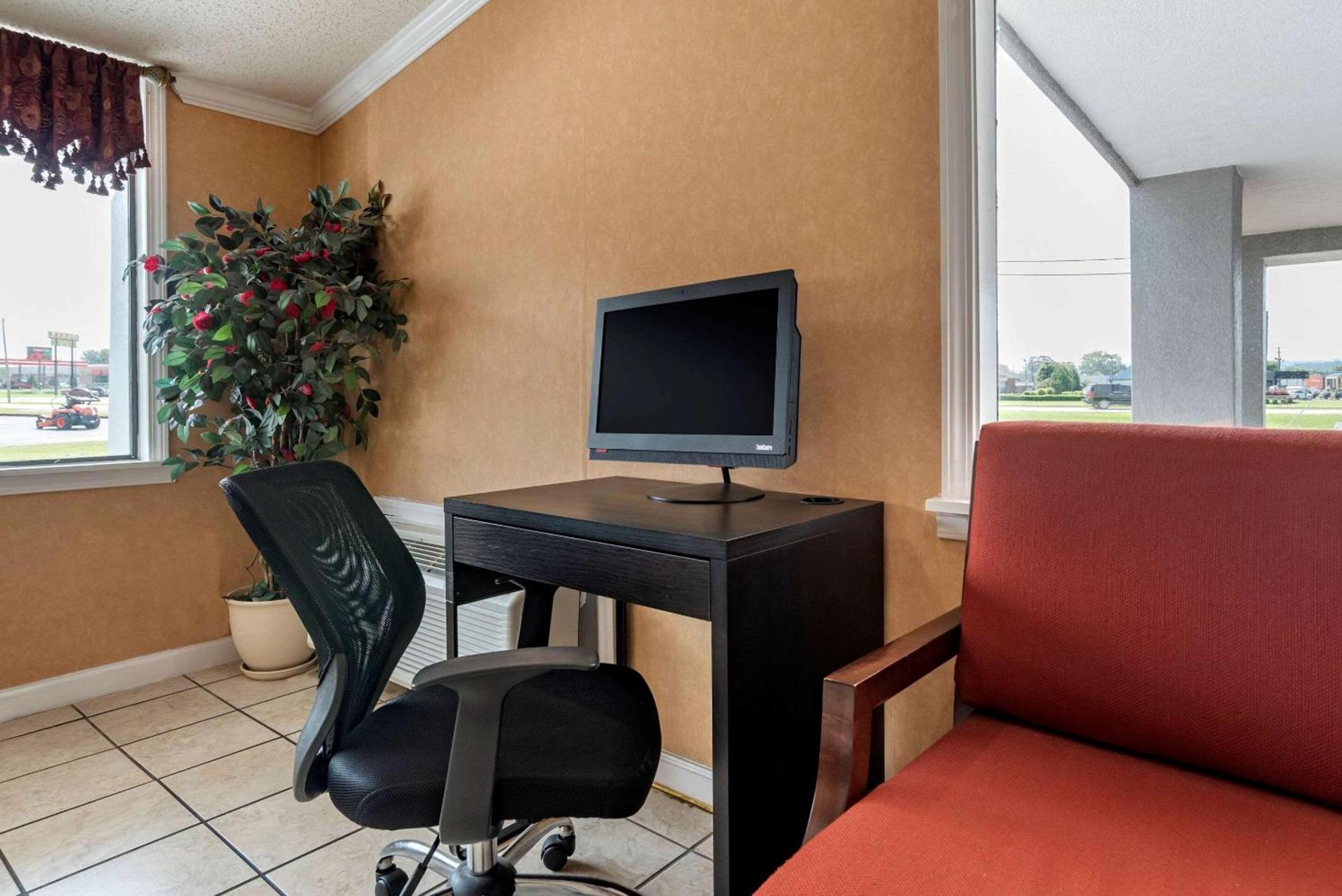 Econo Lodge Oxford near Choccolocco Park photo 24