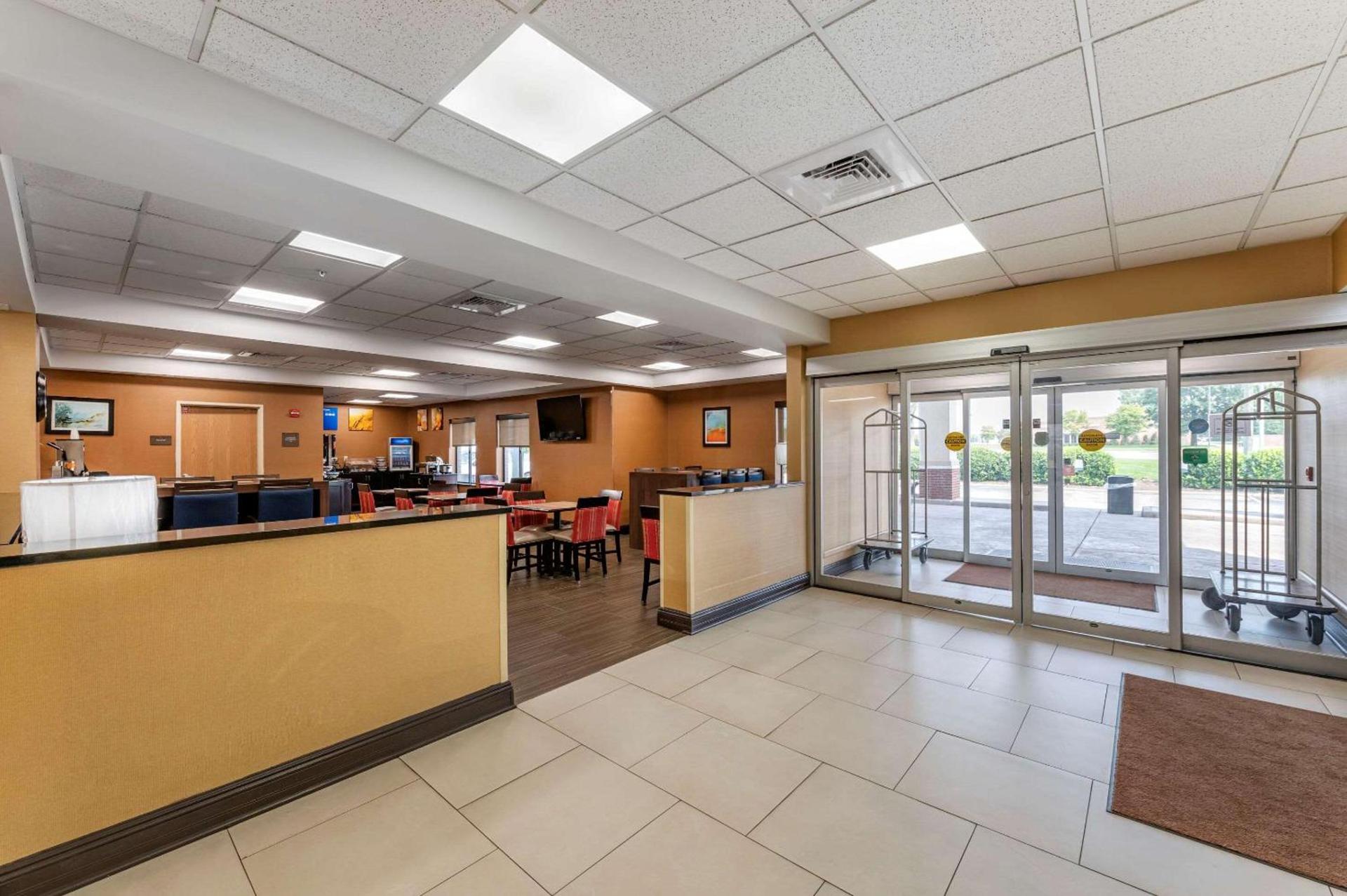 Comfort Inn Indianapolis East photo 6