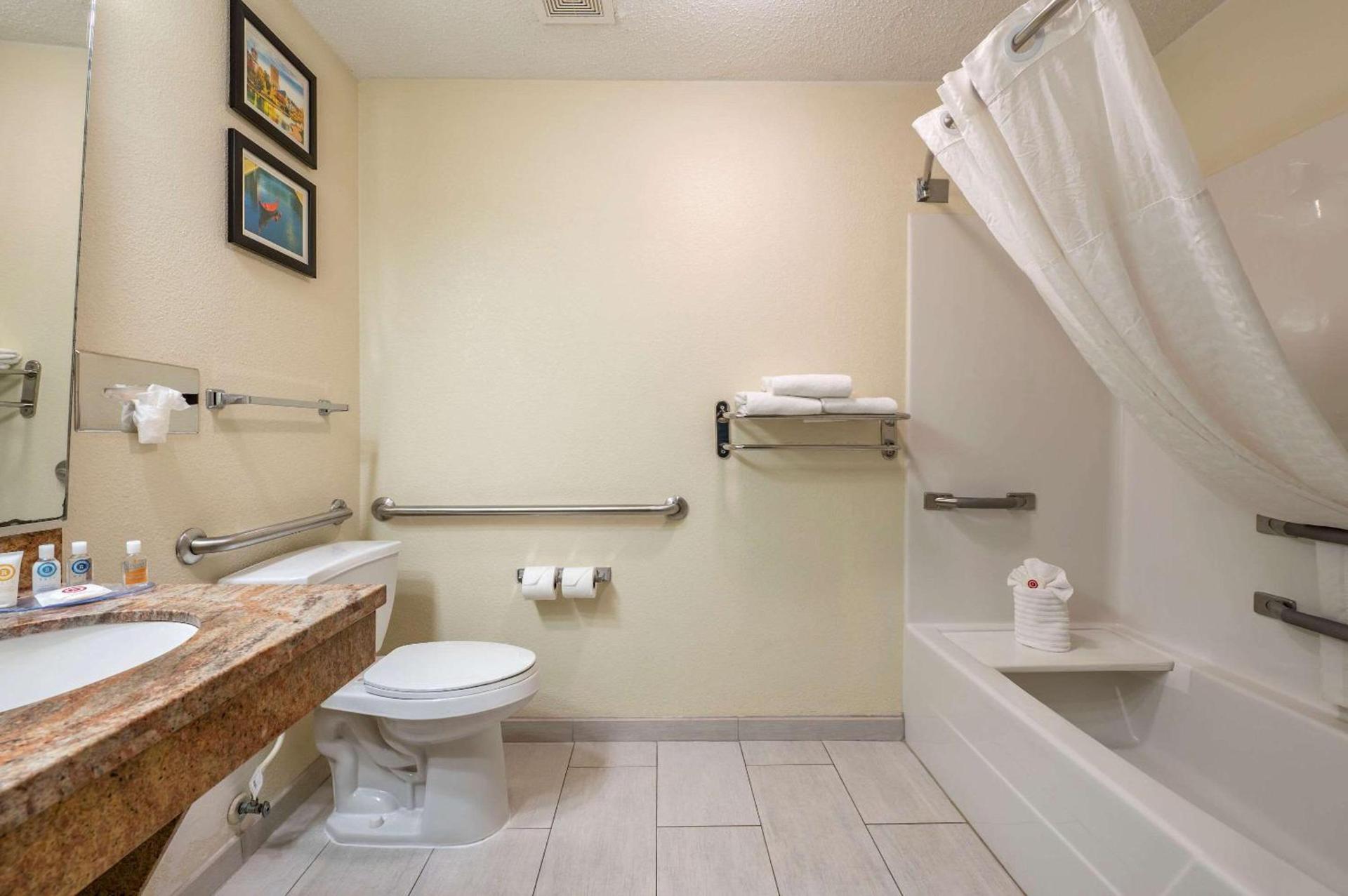 Comfort Inn Indianapolis East photo 16
