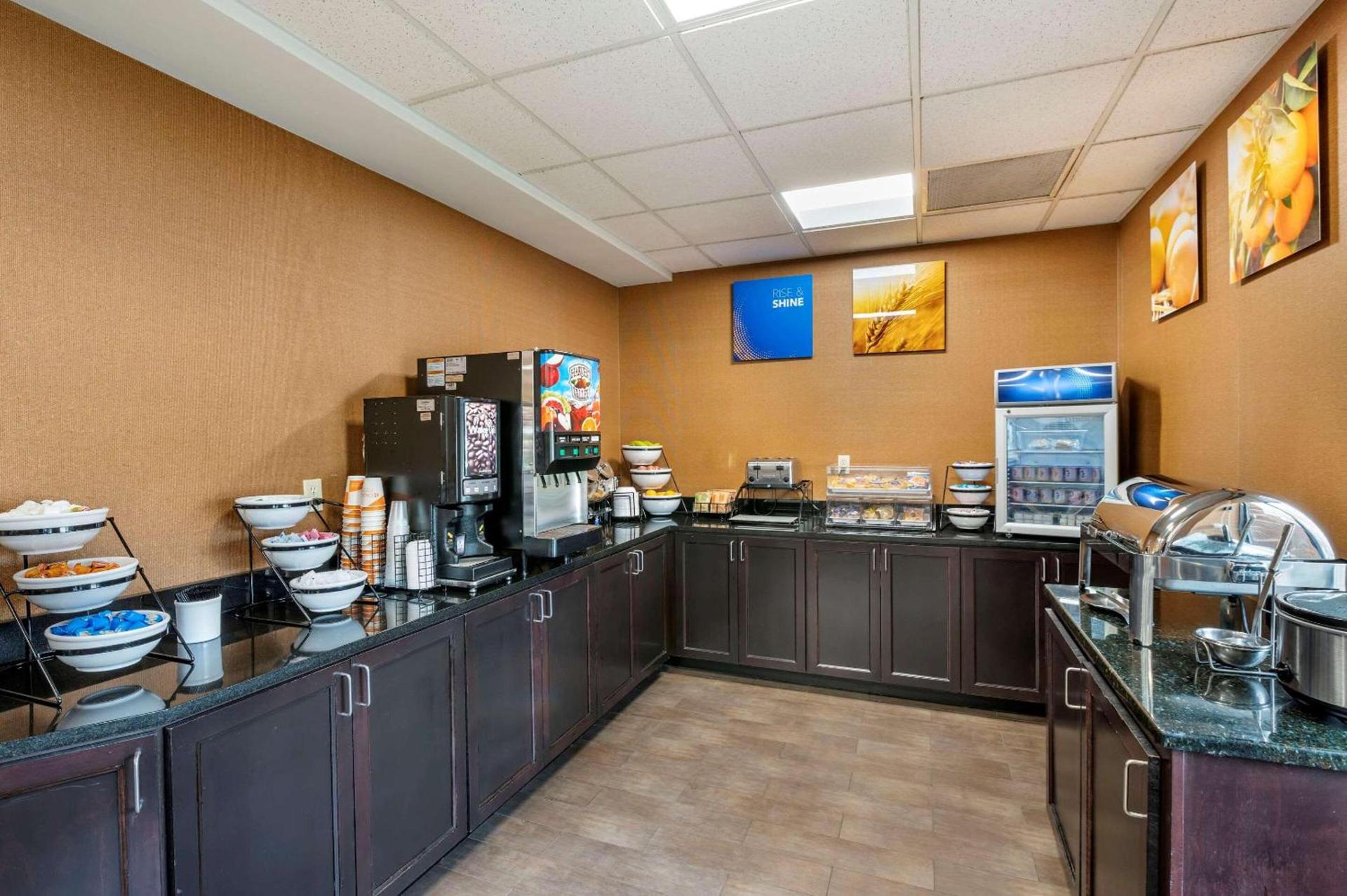Comfort Inn Indianapolis East photo 23