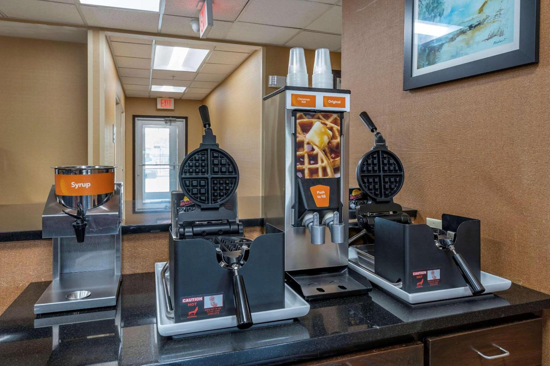 Comfort Inn Indianapolis East photo 25
