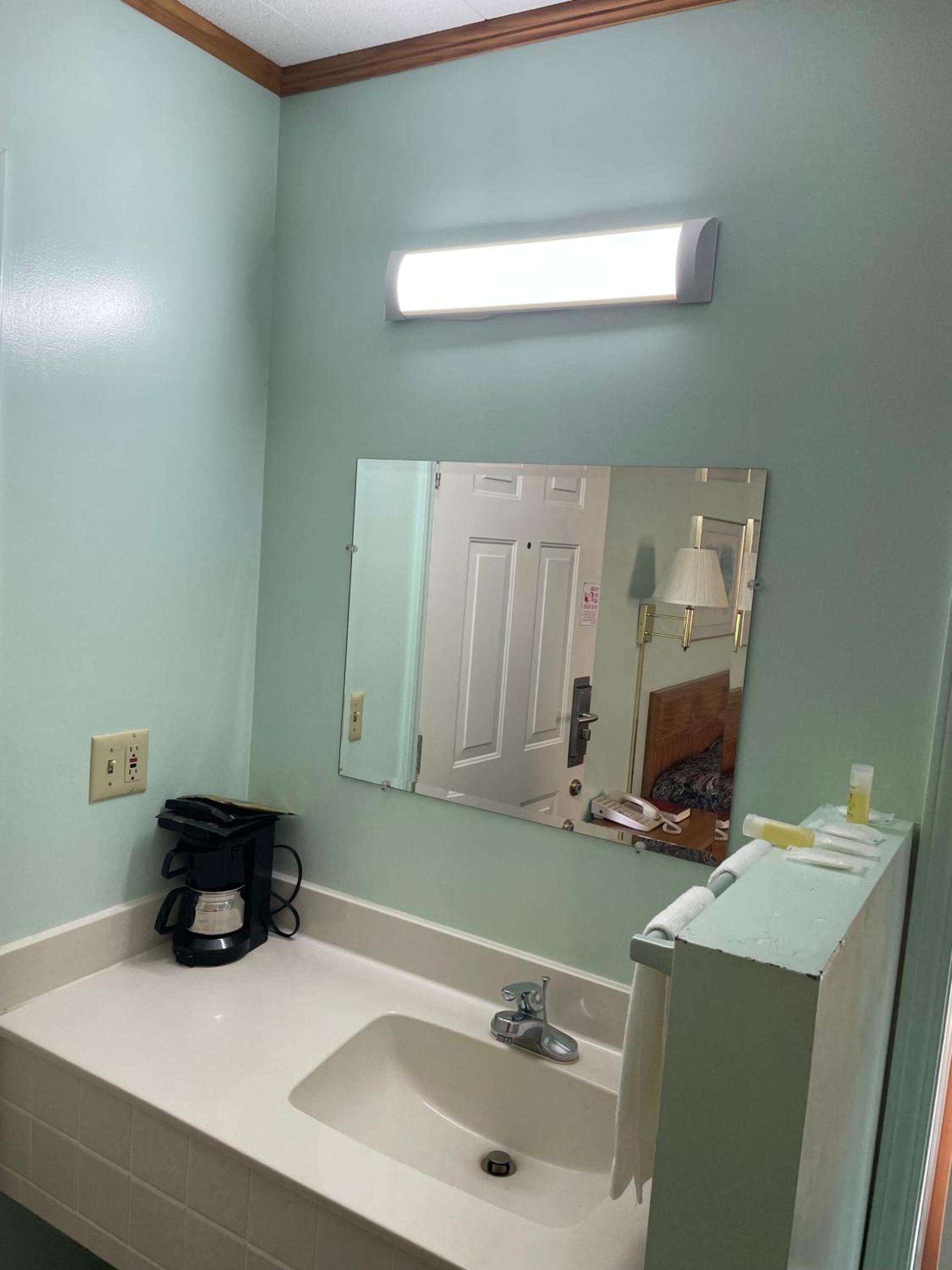 PINE VALLEY MOTEL photo 24