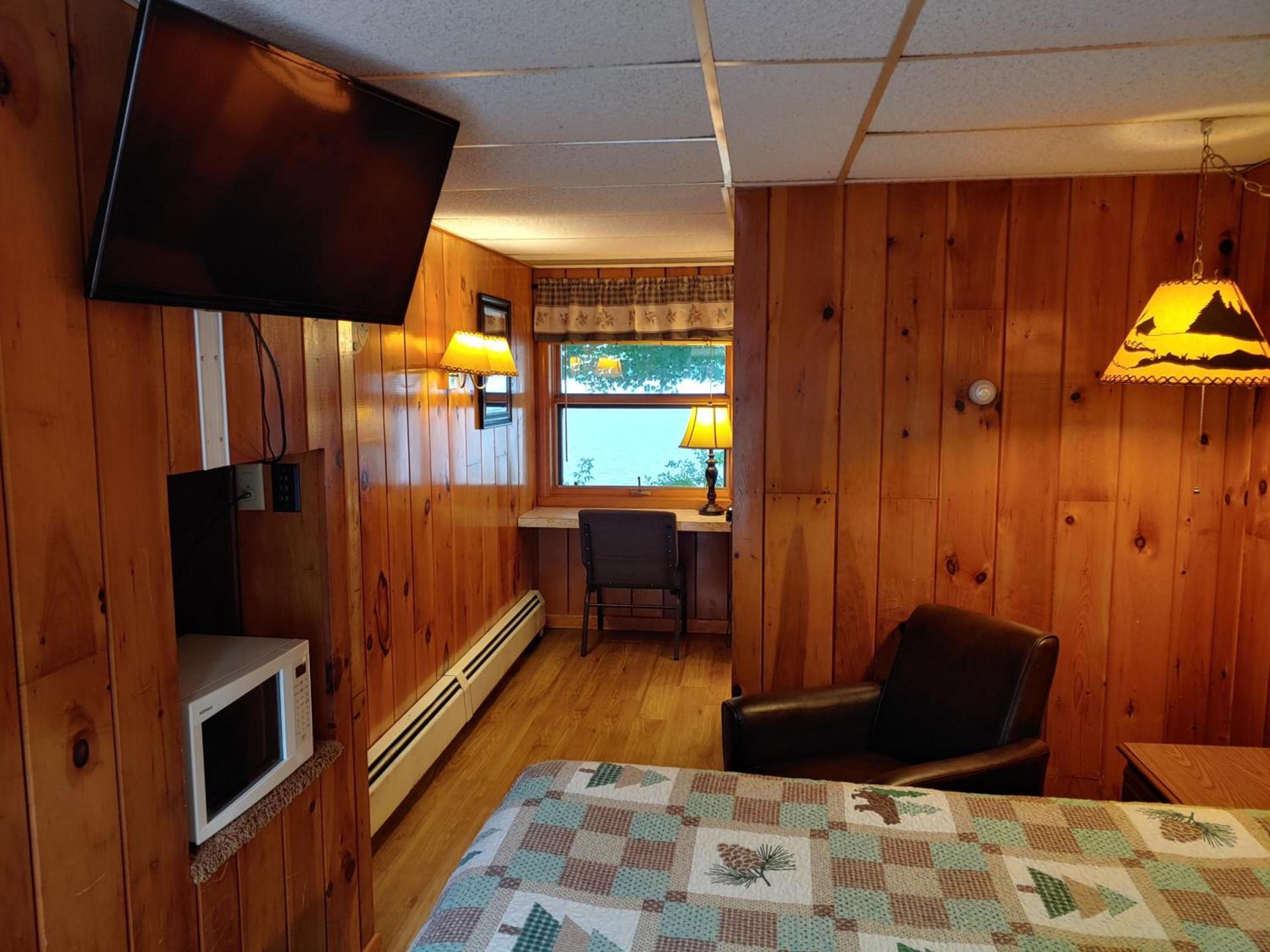 Lakeshore Motel Ice Lake photo 10