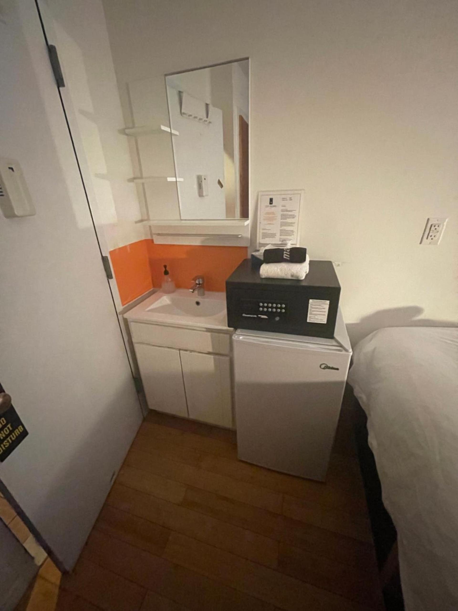 Chelsea Rooms NYC photo 14