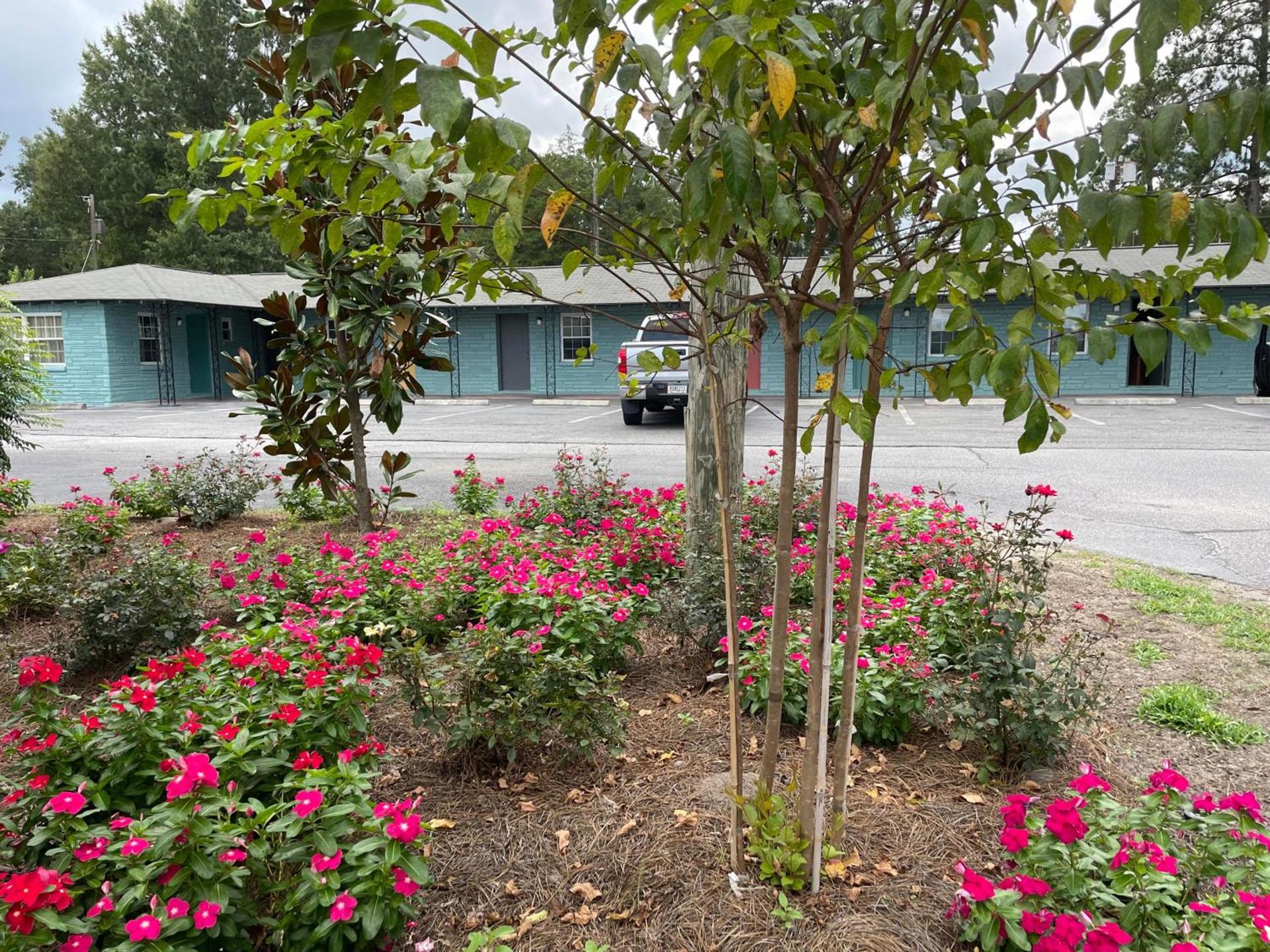 Carole Motel photo 1
