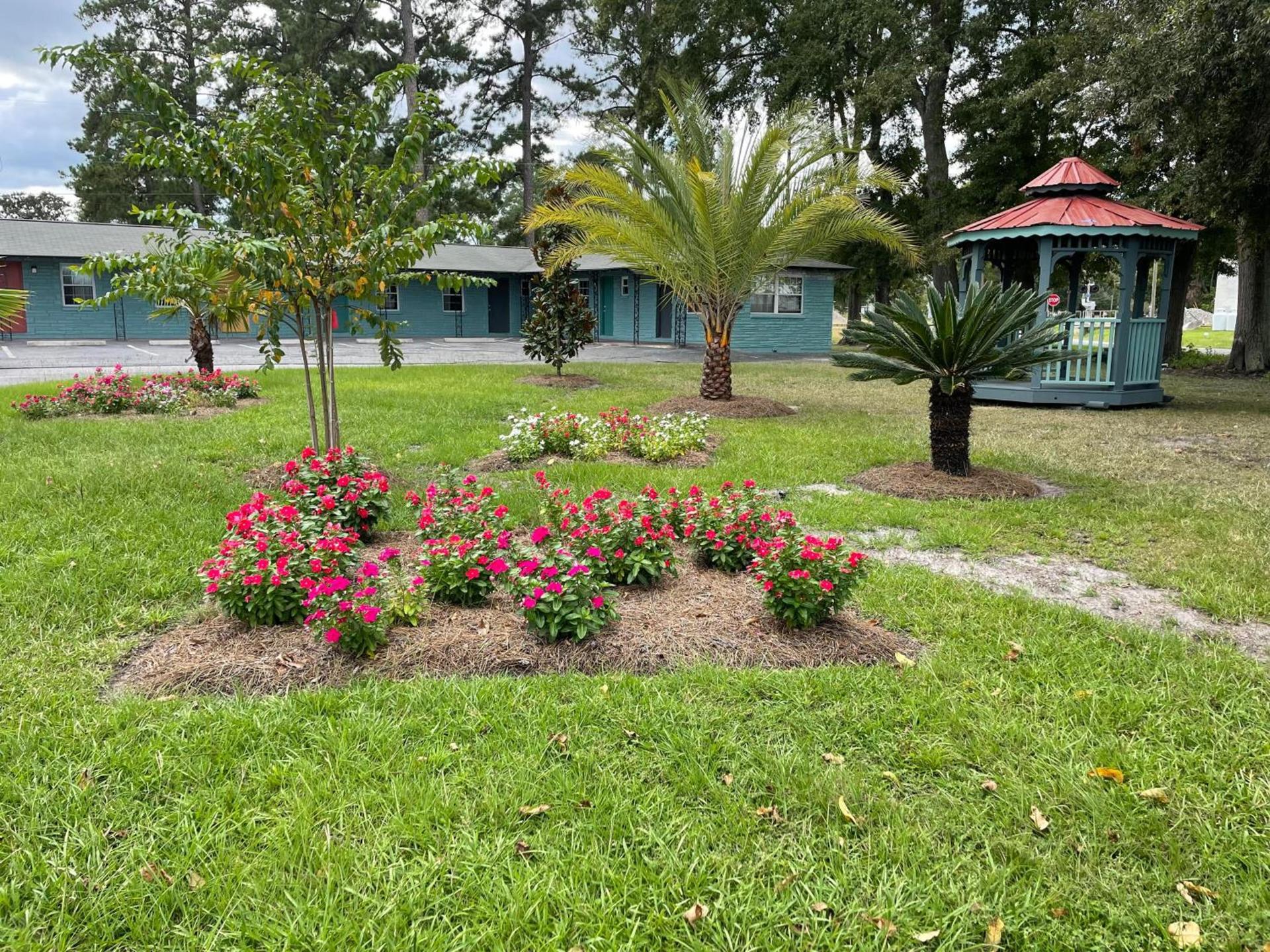 Carole Motel photo 2