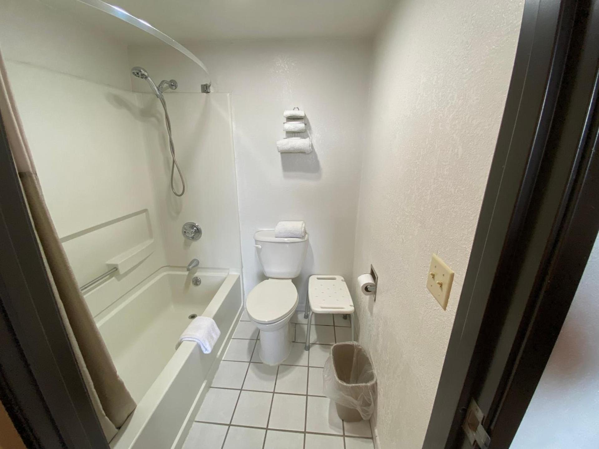 Reliance Inn photo 9