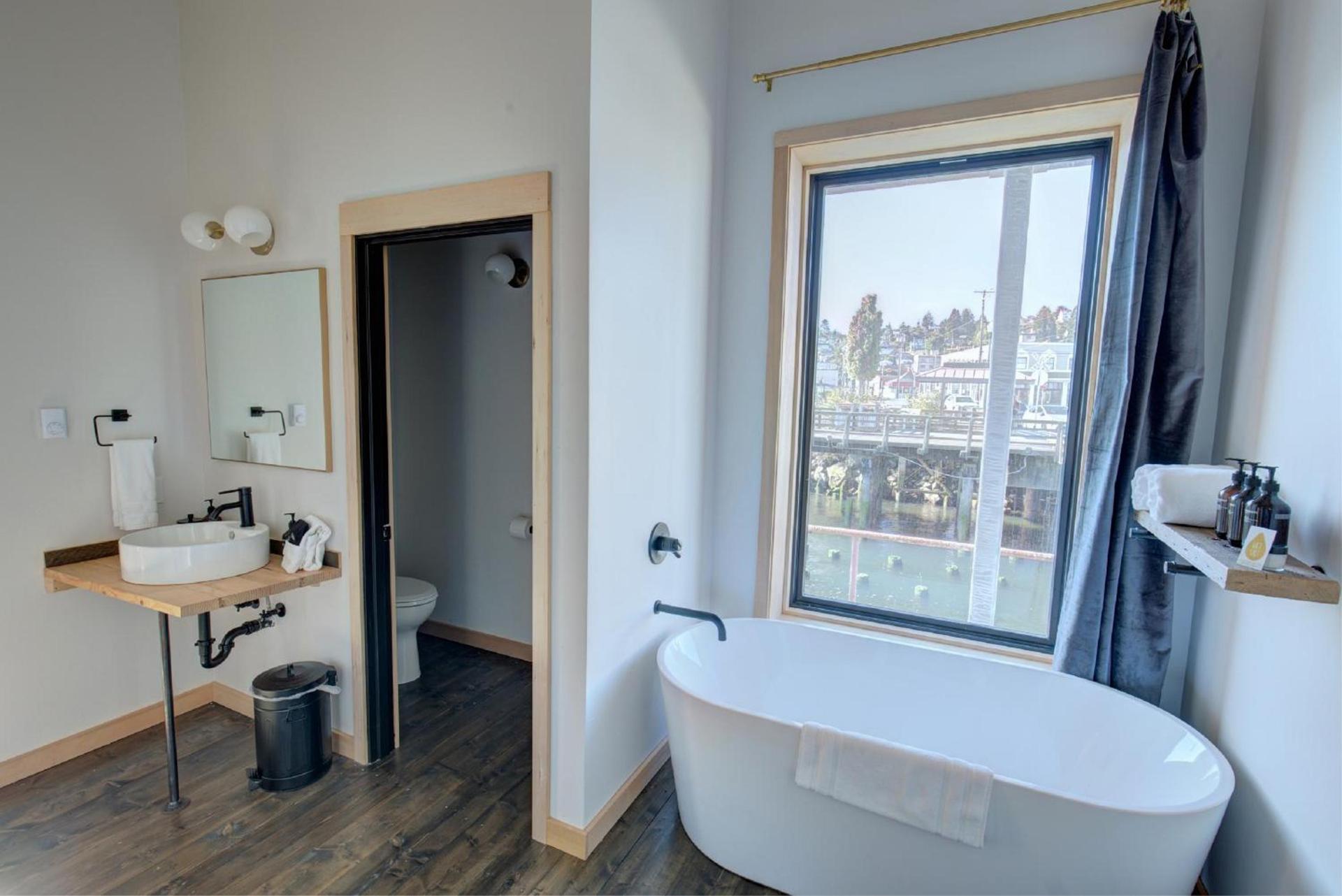 Bowline Hotel photo 62
