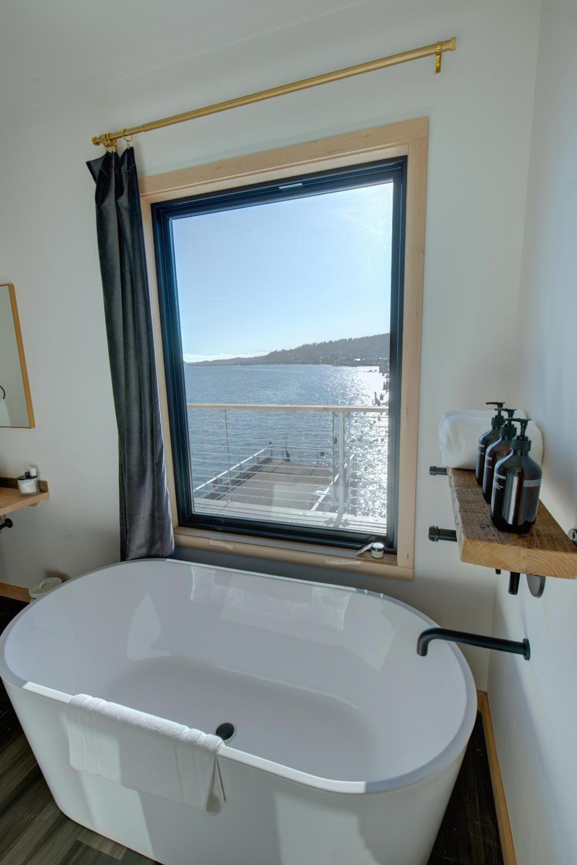Bowline Hotel photo 80