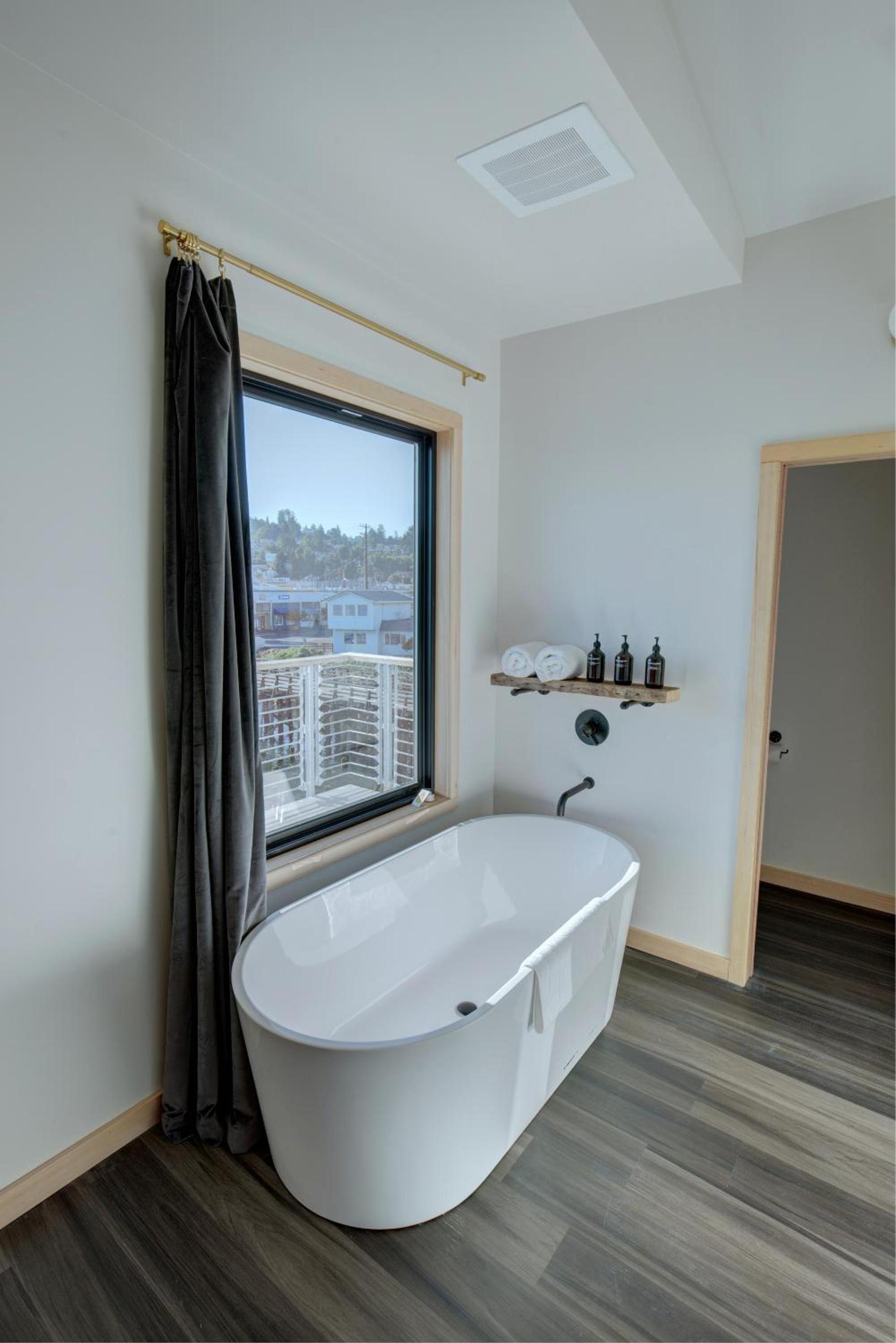Bowline Hotel photo 82