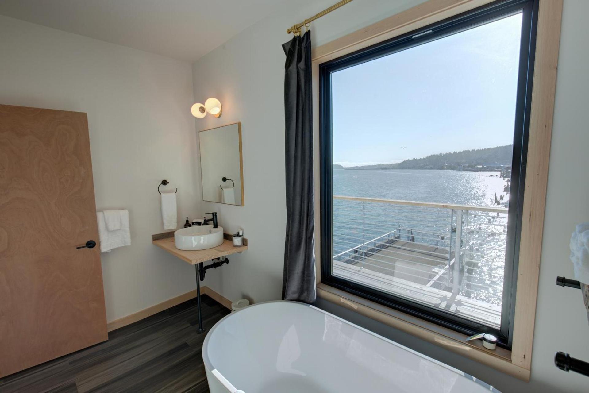 Bowline Hotel photo 75