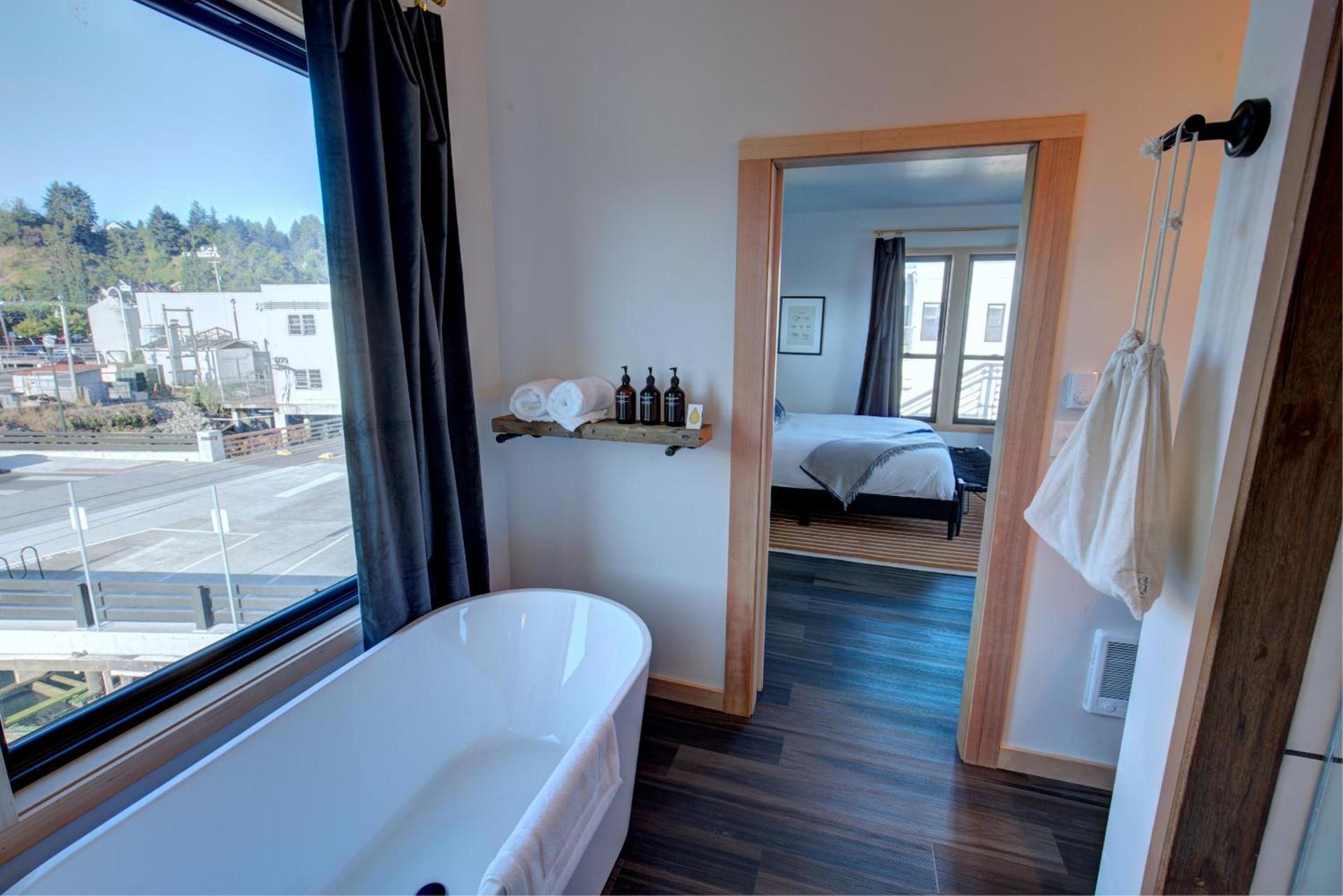 Bowline Hotel photo 79