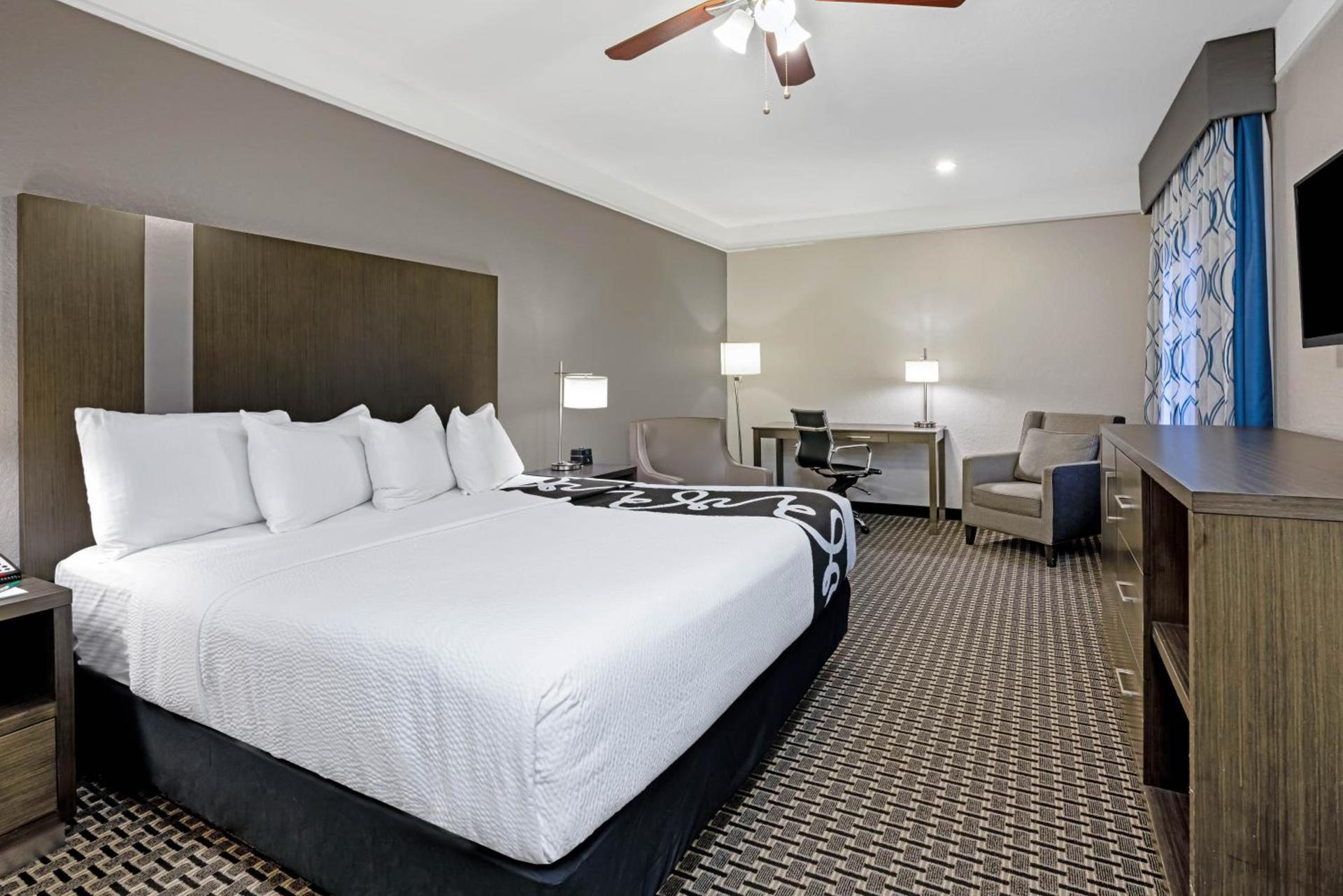 La Quinta by Wyndham Conroe photo 35