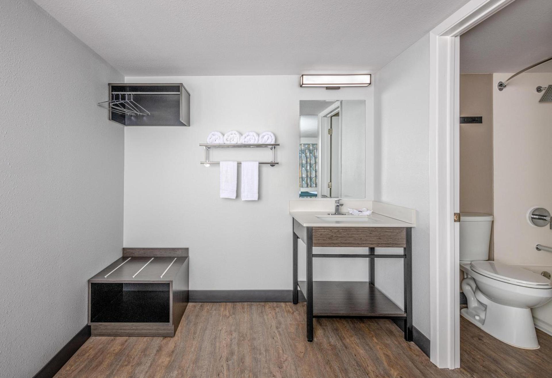 Motel 6-Euless, TX - Dallas photo 42