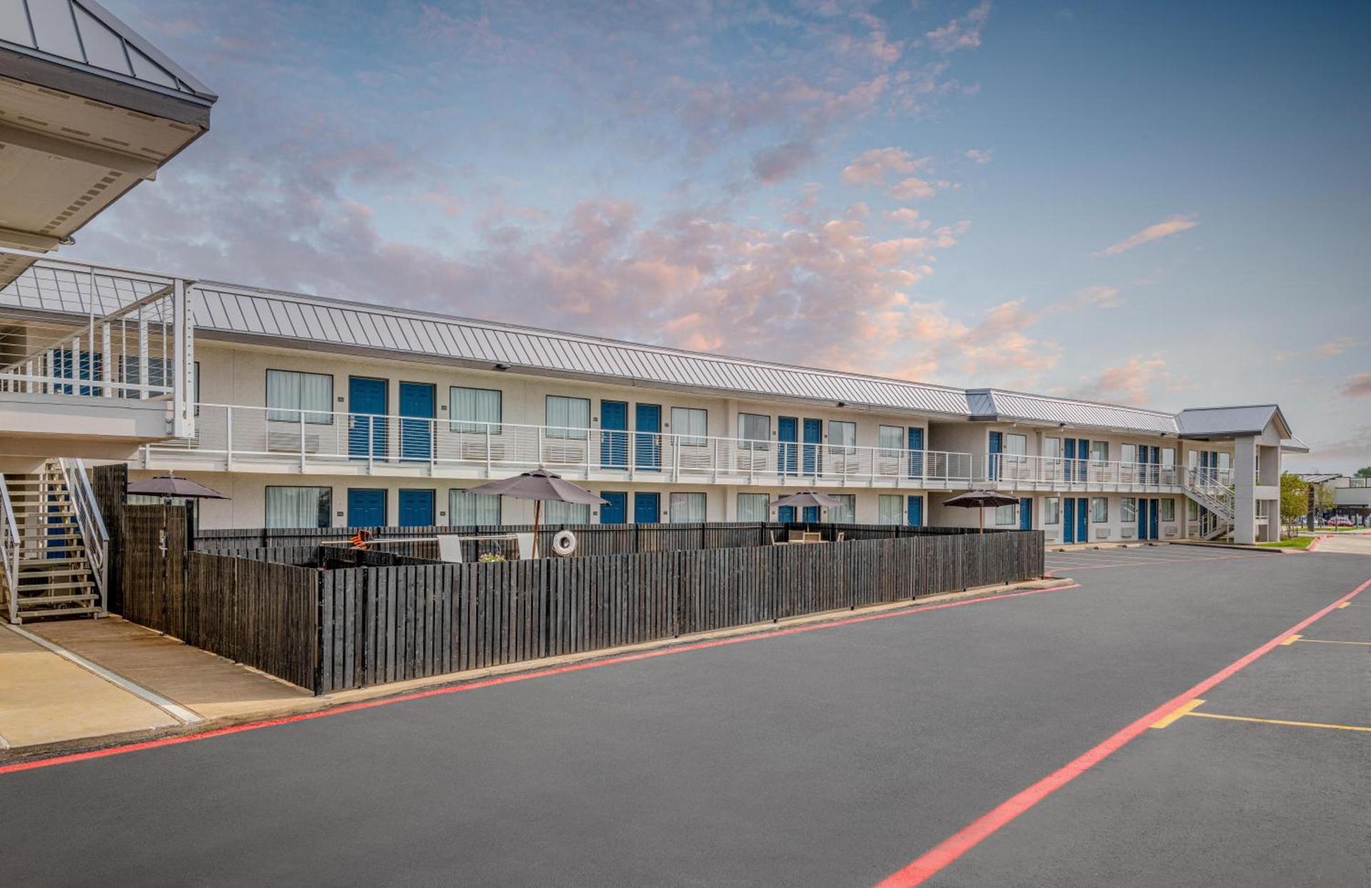 Motel 6-Euless, TX - Dallas photo 40