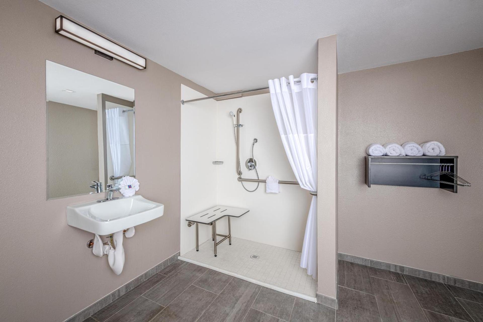 Motel 6-Euless, TX - Dallas photo 50