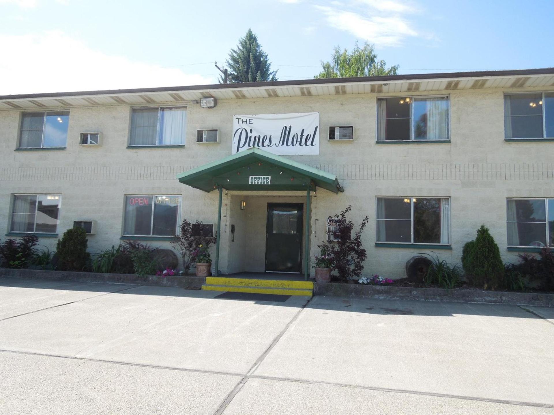 The Pines Motel photo 5