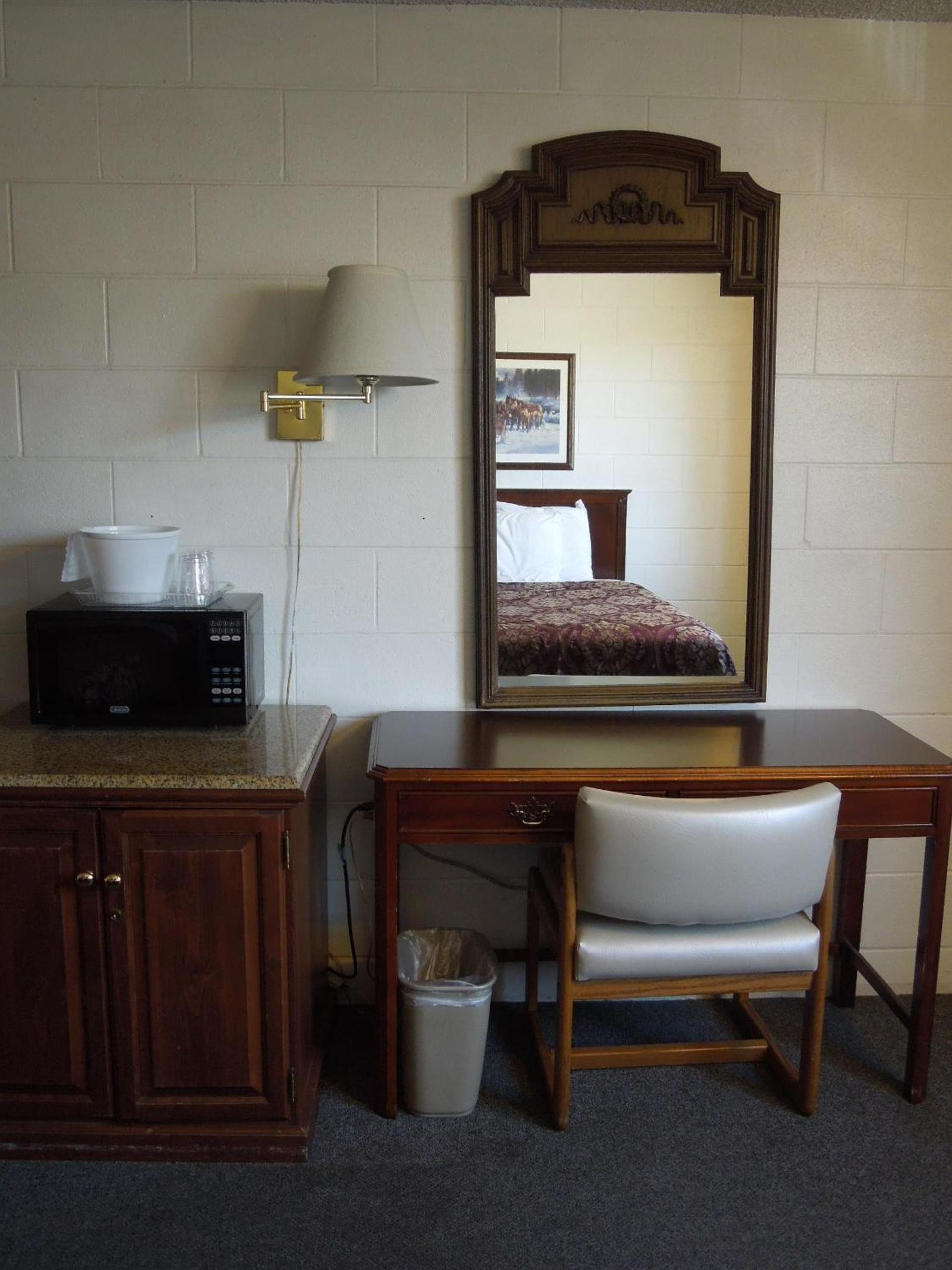 The Pines Motel photo 26