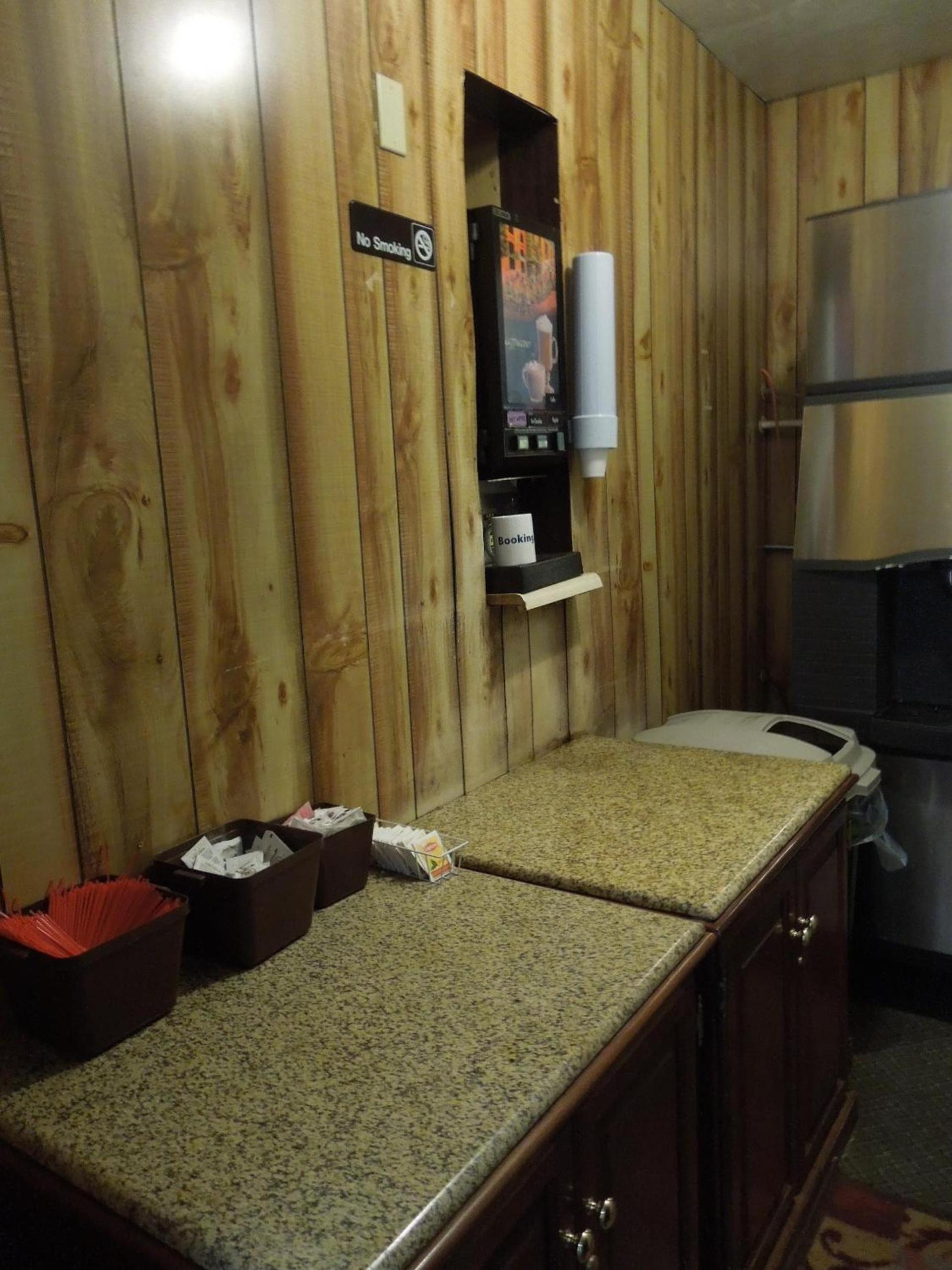 The Pines Motel photo 31