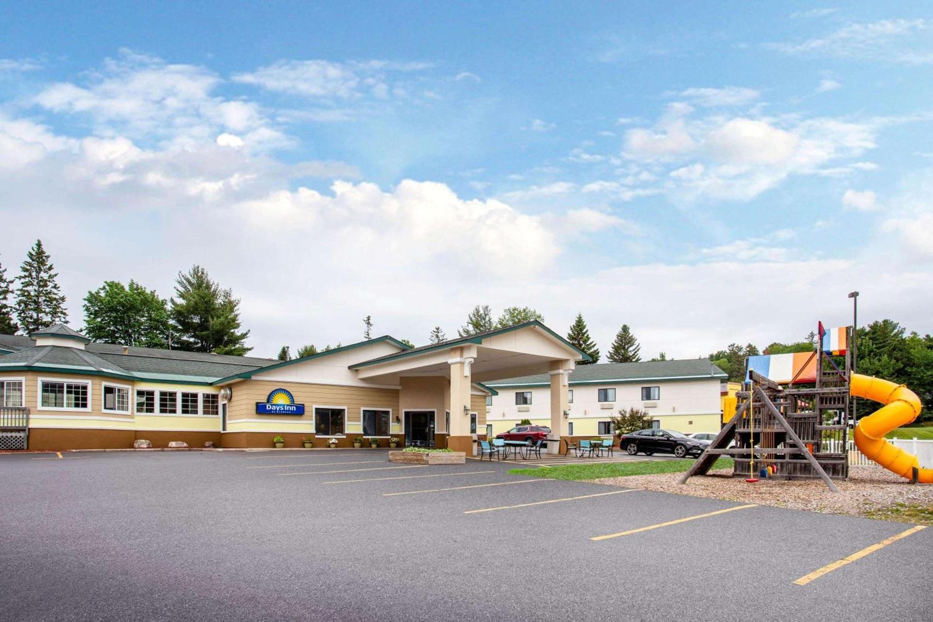 Days Inn by Wyndham Marquette photo 4