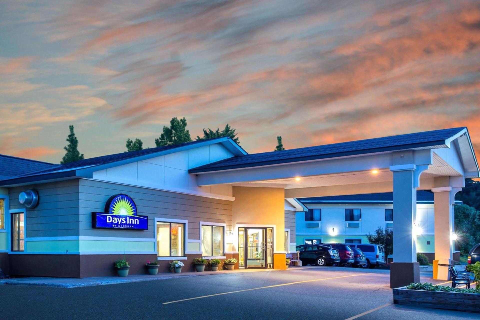 Days Inn by Wyndham Marquette photo 5