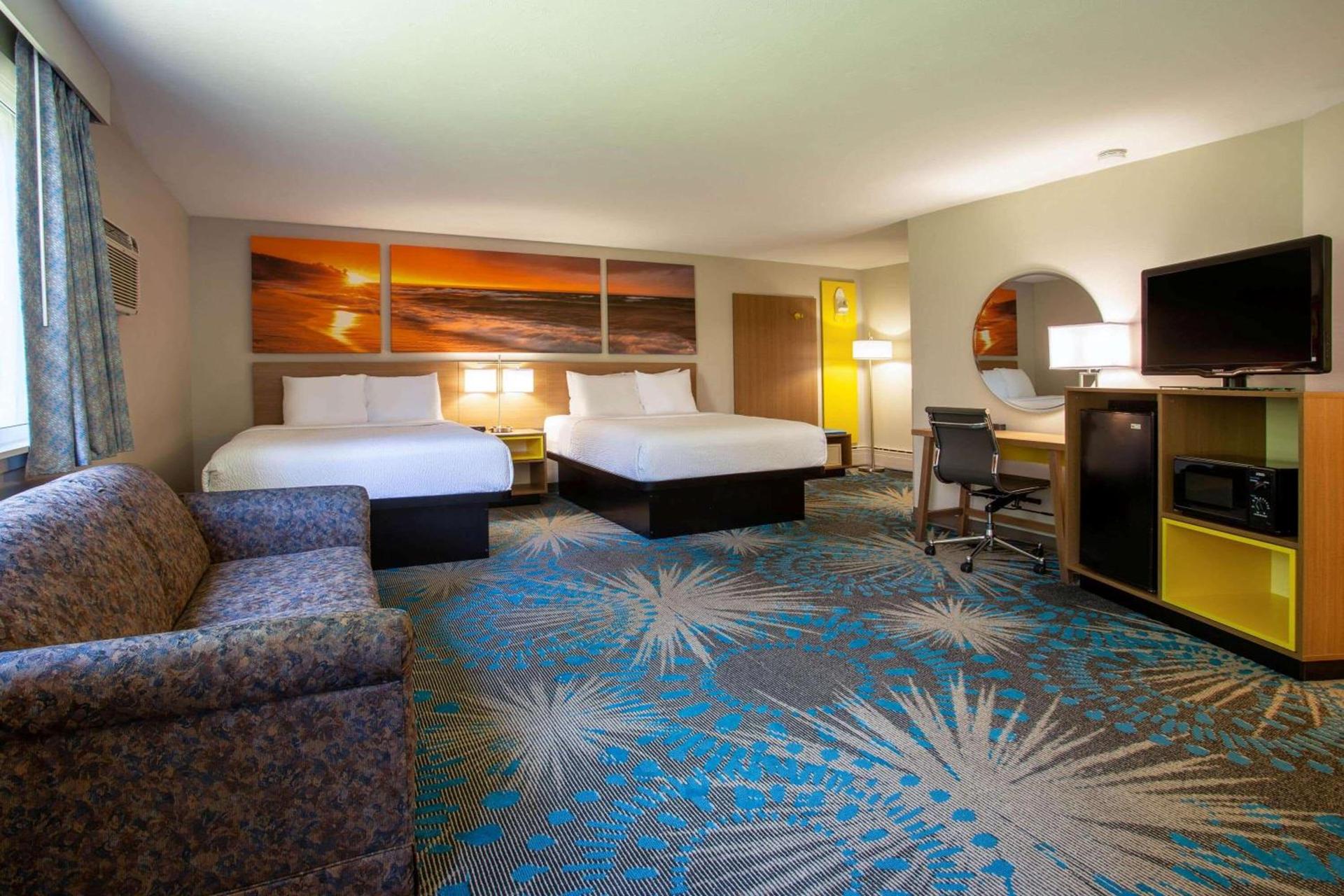 Days Inn by Wyndham Marquette photo 34