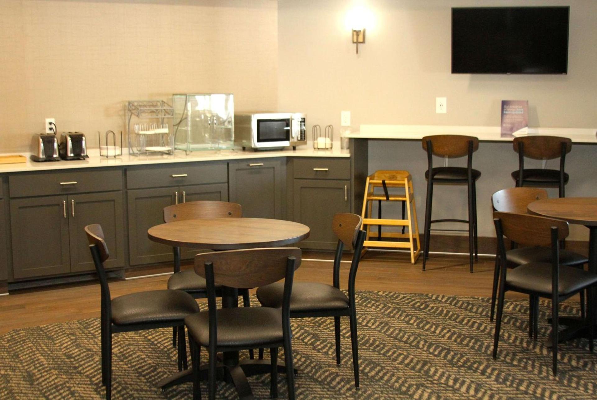 AmericInn by Wyndham Wadena photo 10