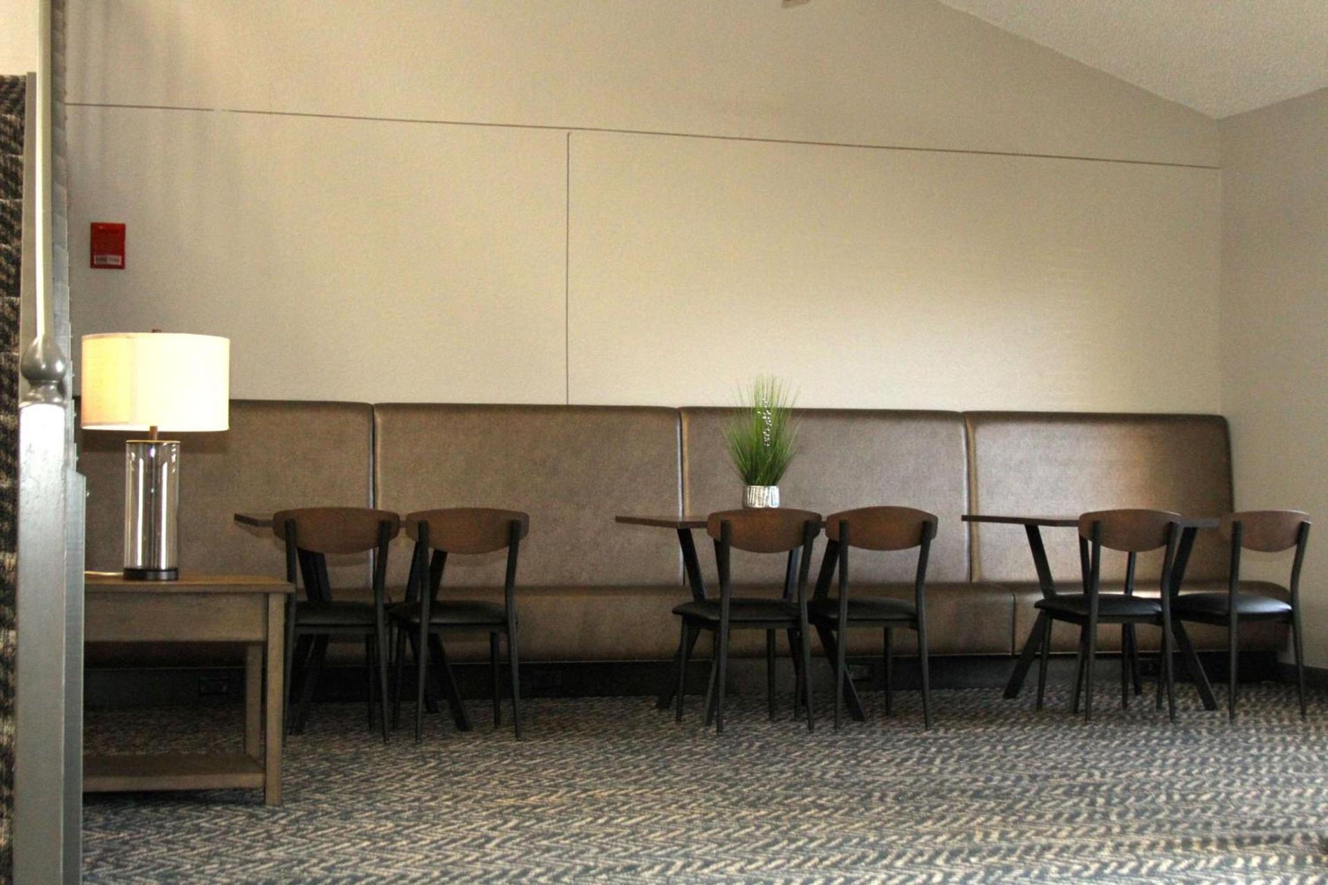 AmericInn by Wyndham Wadena photo 12
