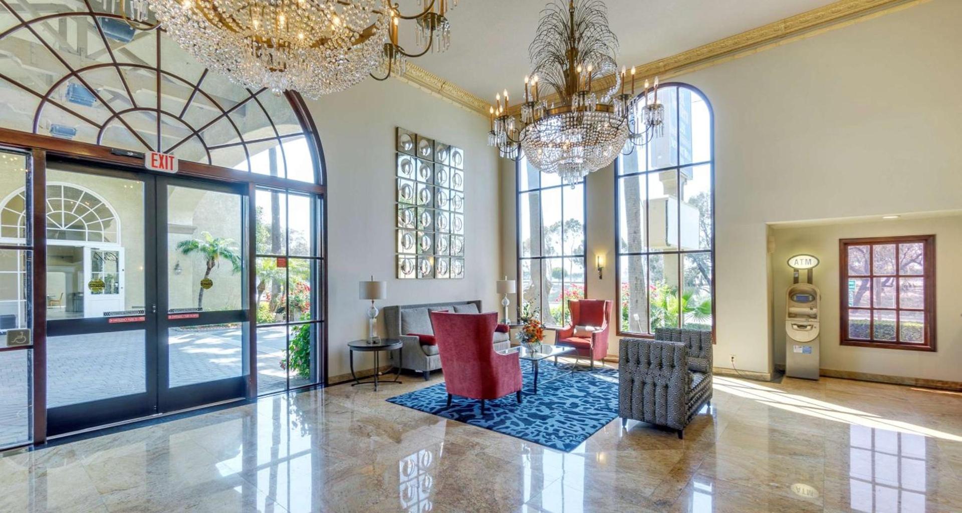 Best Western Plus Newport Mesa Inn photo 3