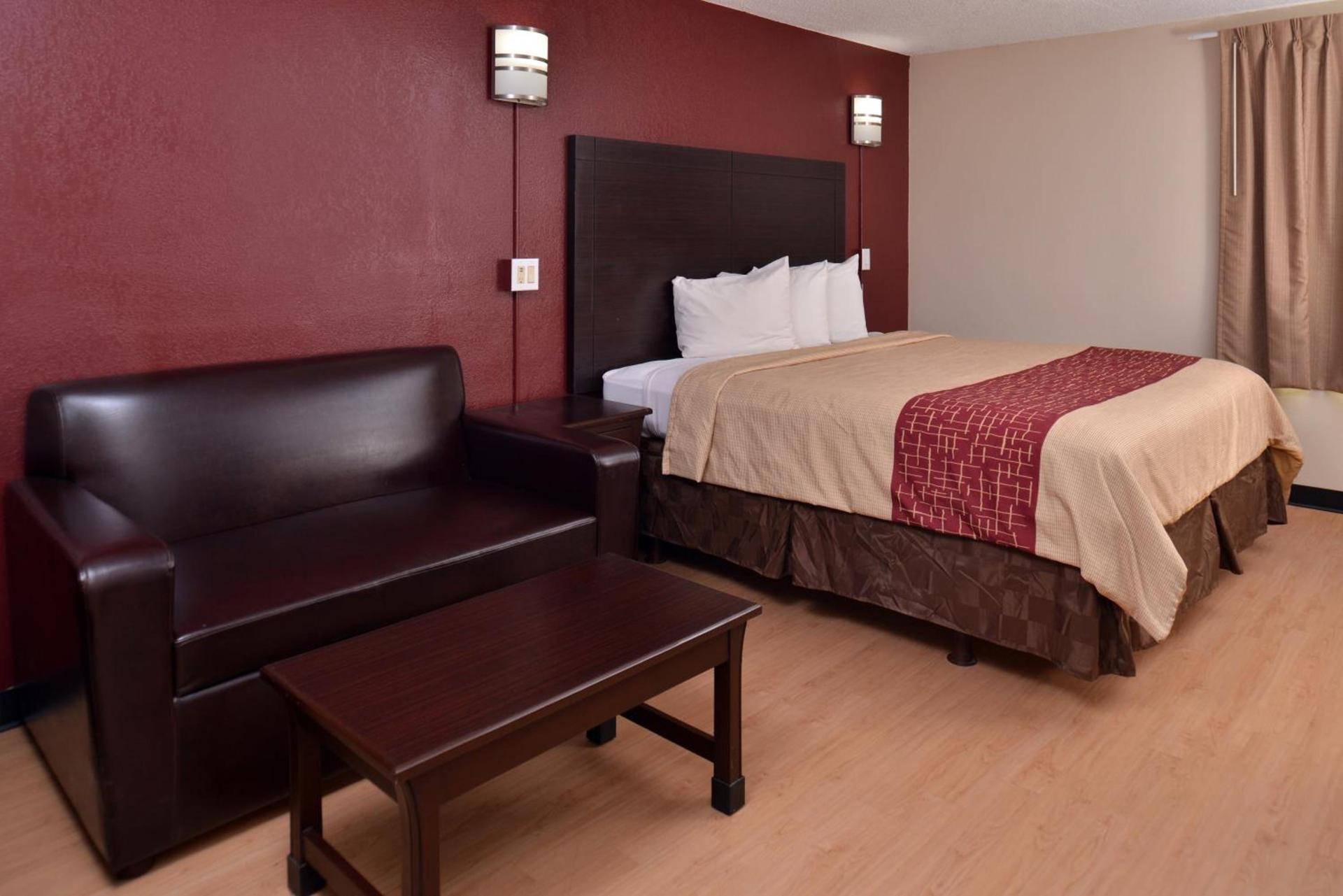 Red Roof Inn Van Horn photo 22