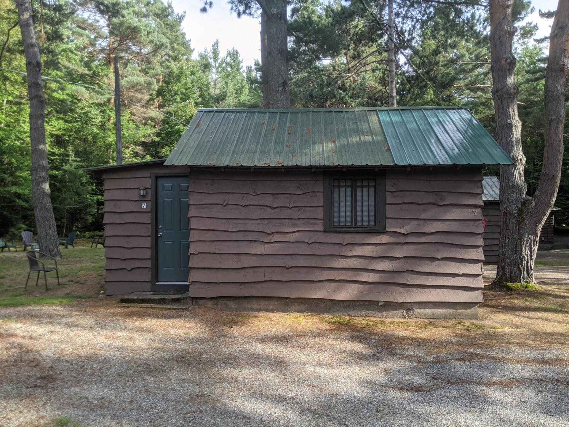 Moreno's Adirondack Cabins photo 13