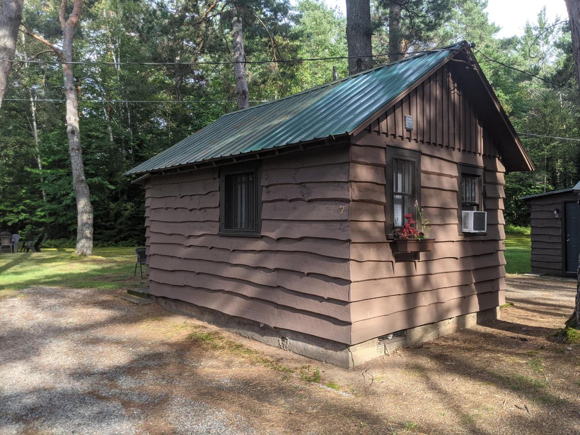 Moreno's Adirondack Cabins photo 15