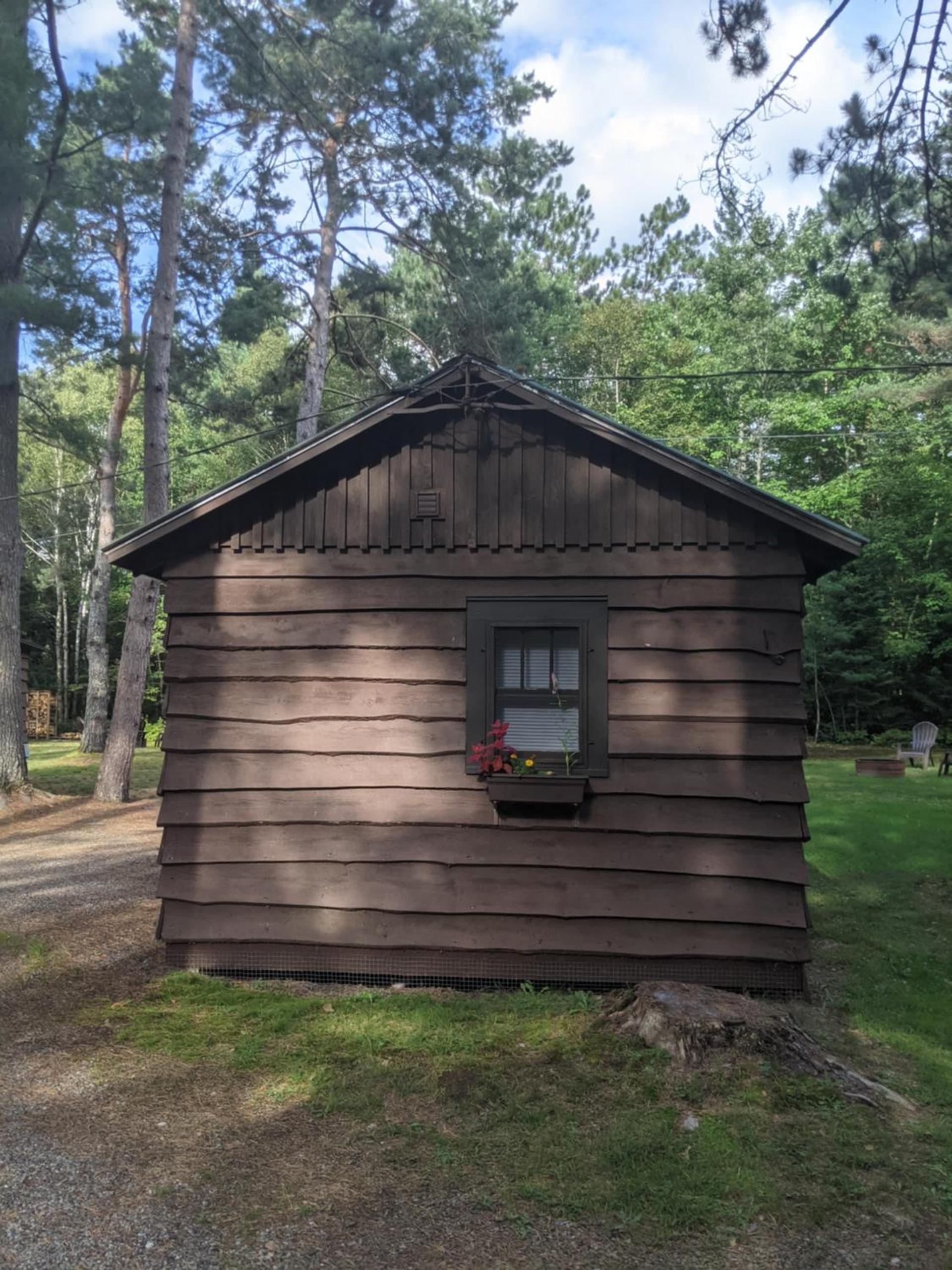 Moreno's Adirondack Cabins photo 14
